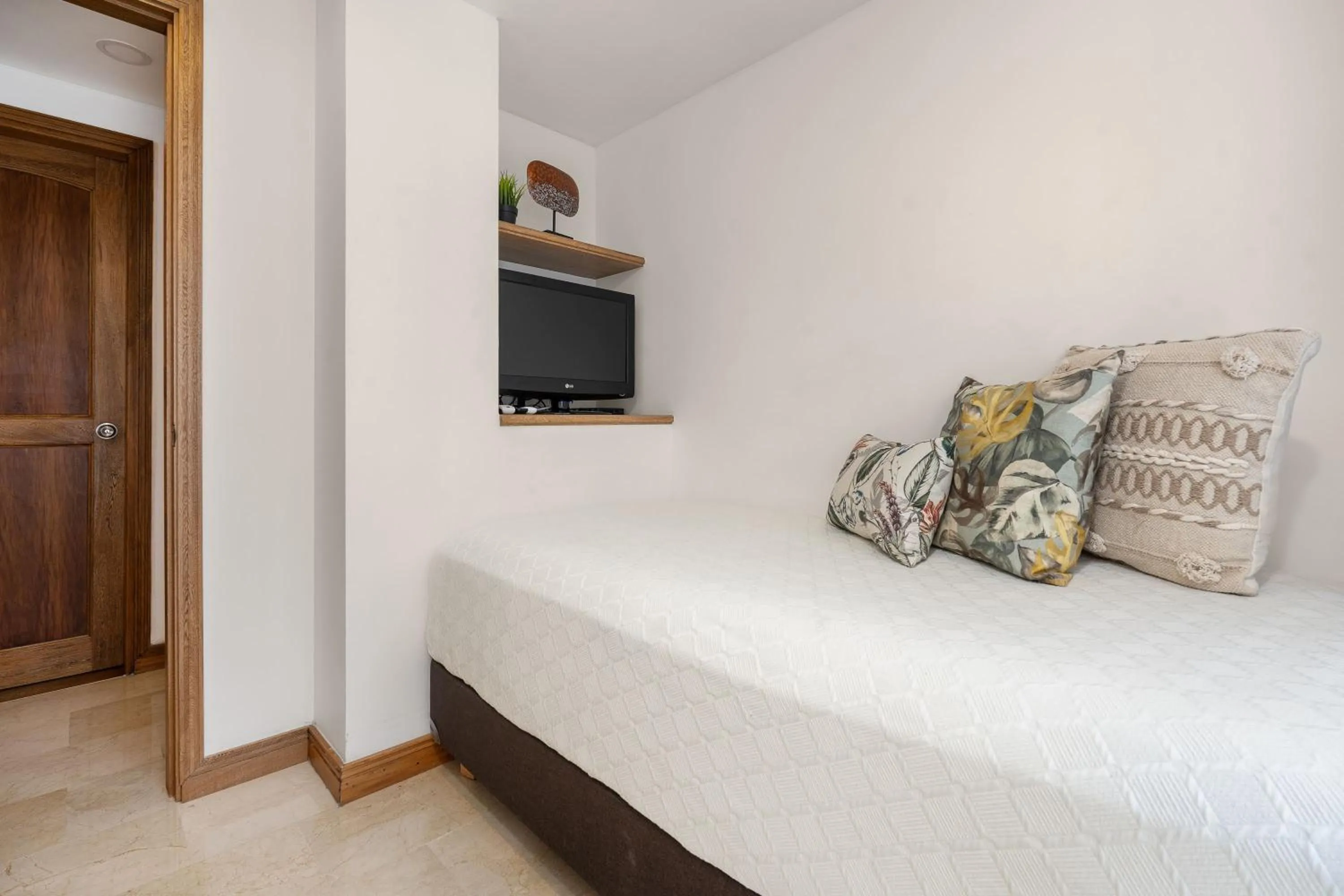 Bed in Alcazar de Oviedo by EE Hoteles