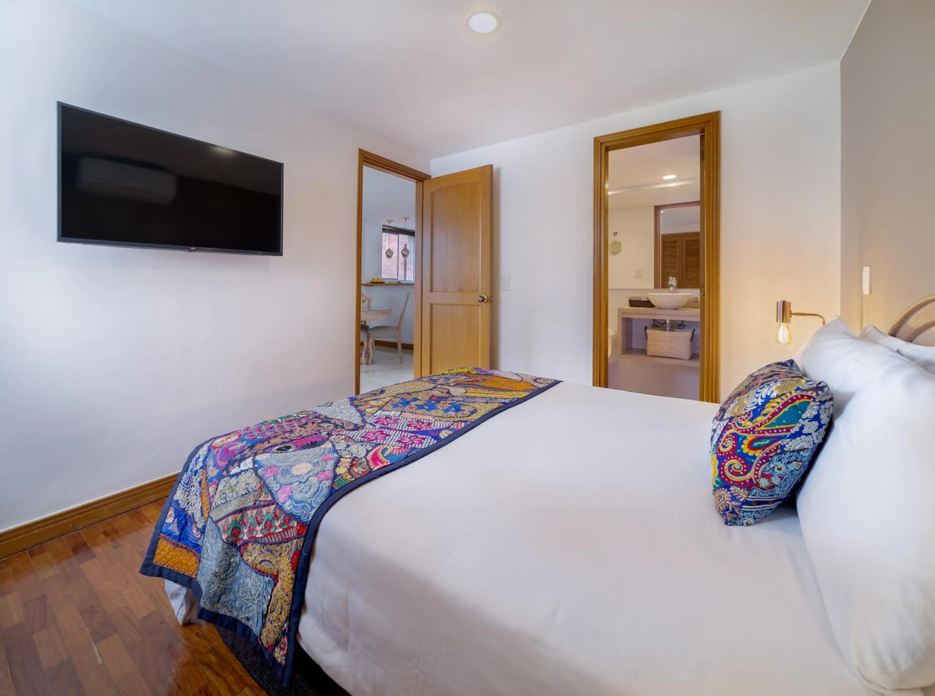 Bed in Alcazar de Oviedo by EE Hoteles