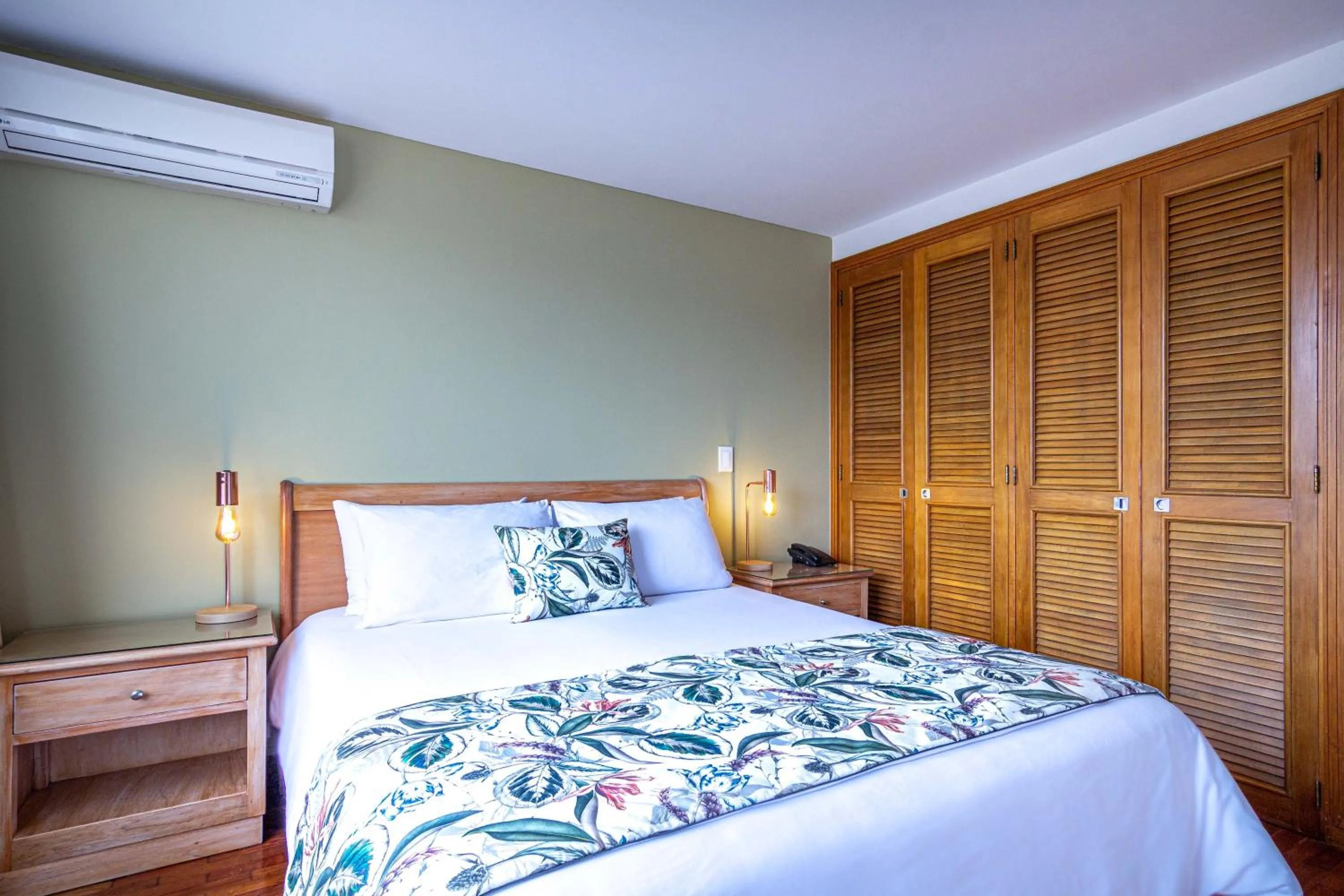 Bed in Alcazar de Oviedo by EE Hoteles