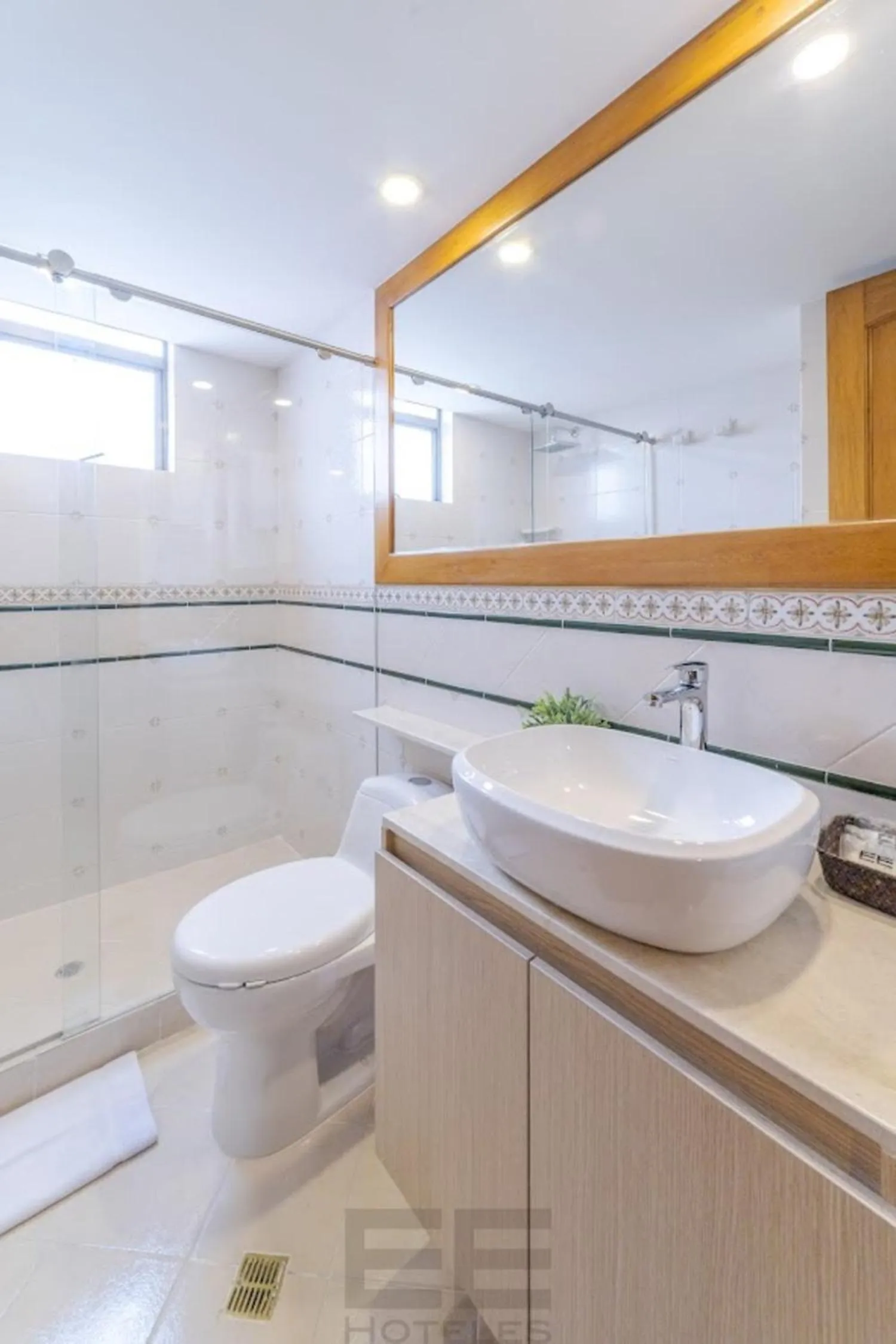 Bathroom in Alcazar de Oviedo by EE Hoteles