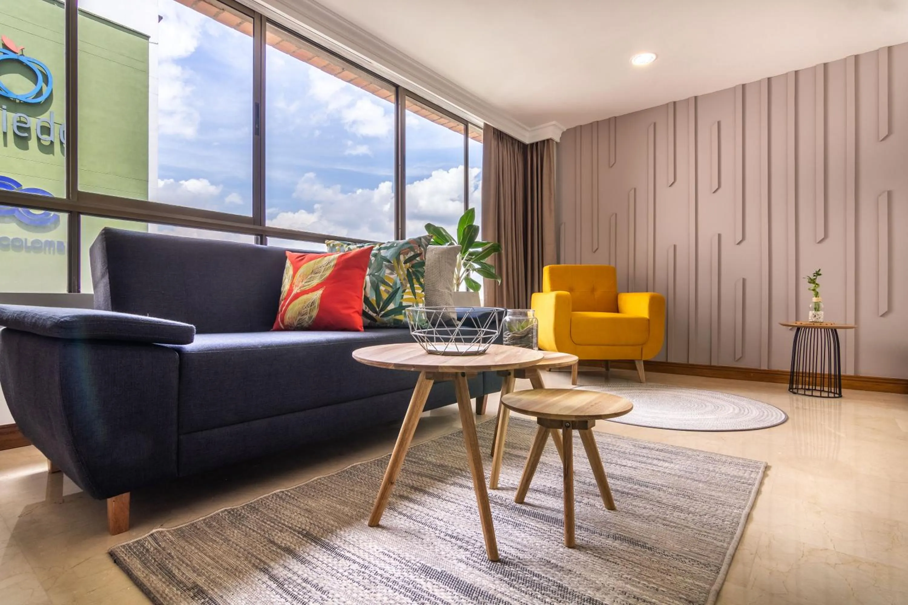 Living room in Alcazar de Oviedo by EE Hoteles