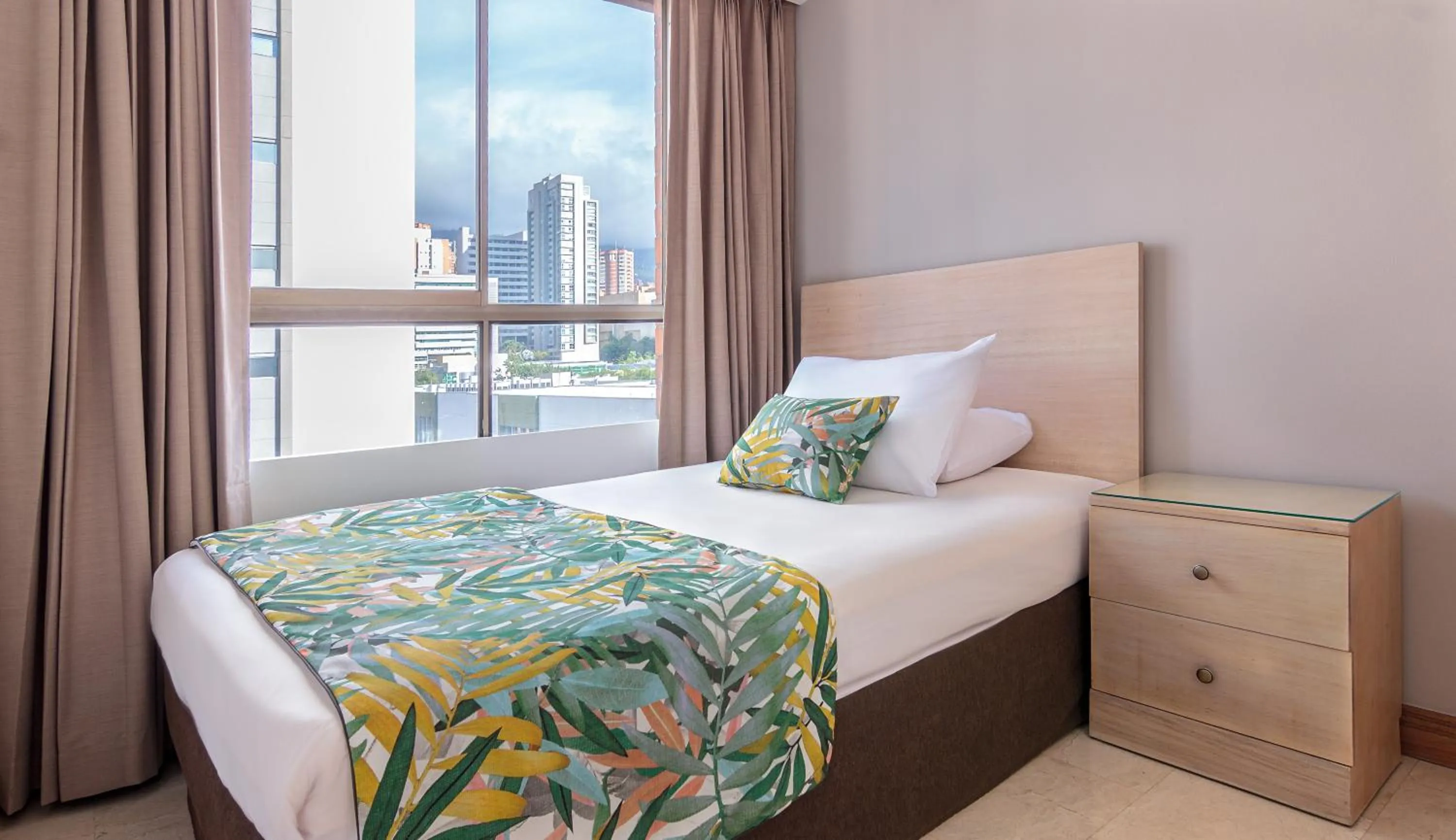 Bed in Alcazar de Oviedo by EE Hoteles