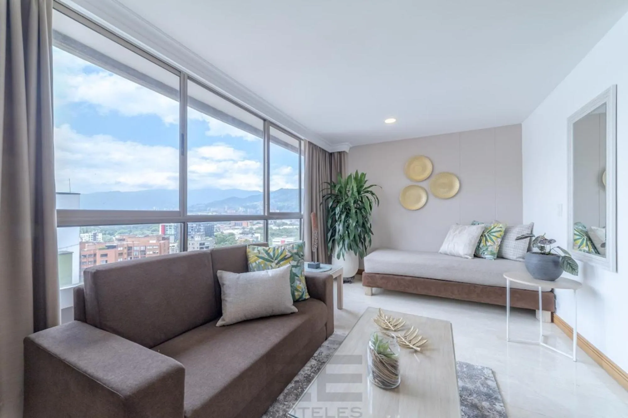 Living room in Alcazar de Oviedo by EE Hoteles