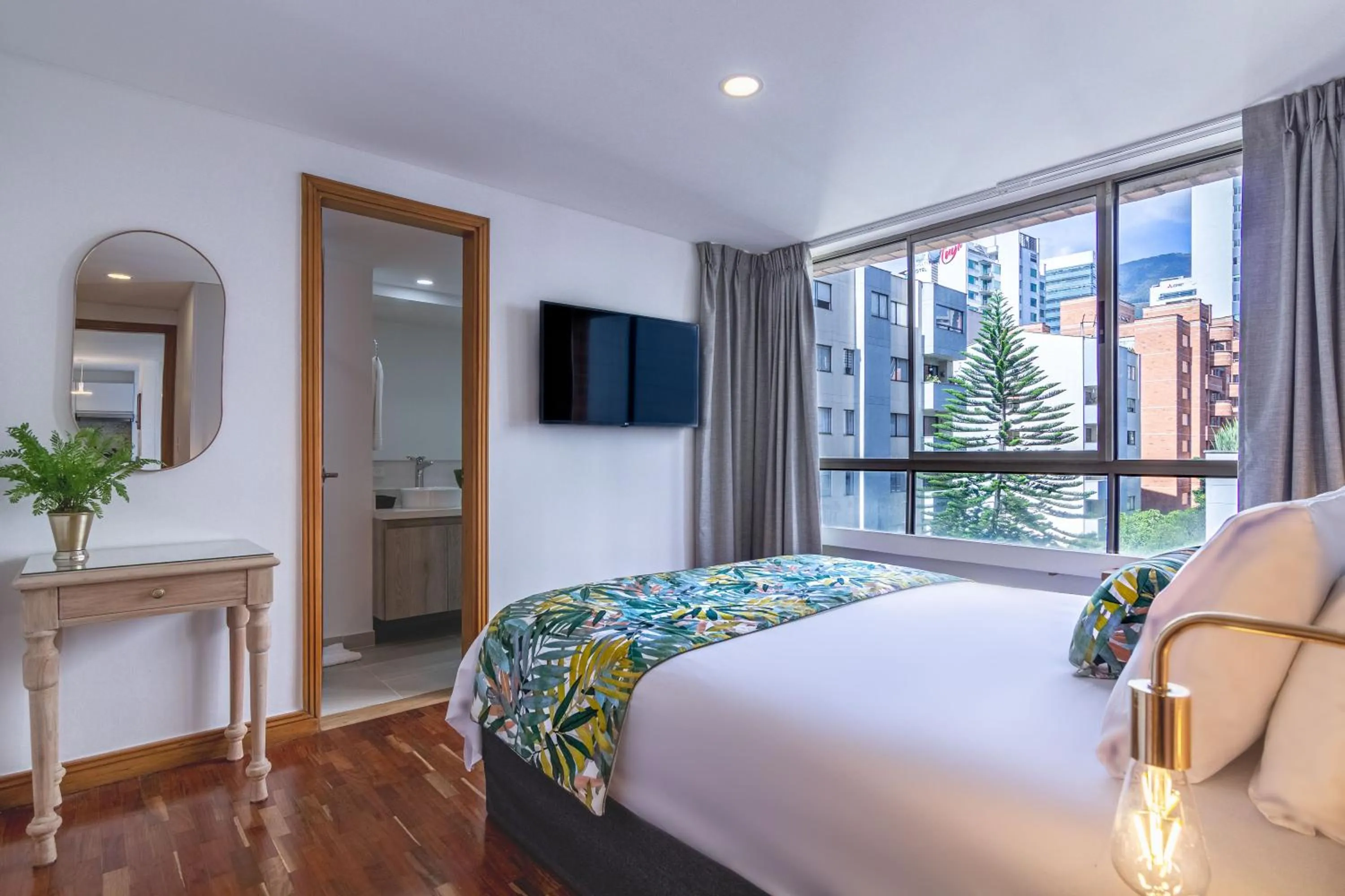 Bed in Alcazar de Oviedo by EE Hoteles