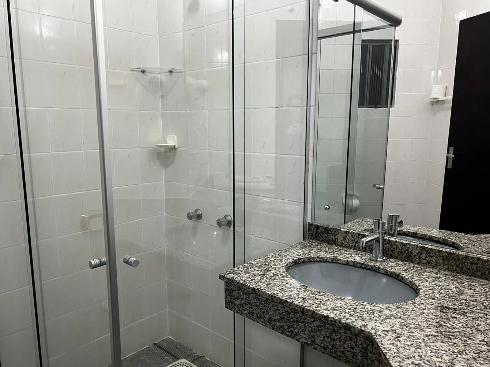 Bathroom in Hotel Apolo XVI