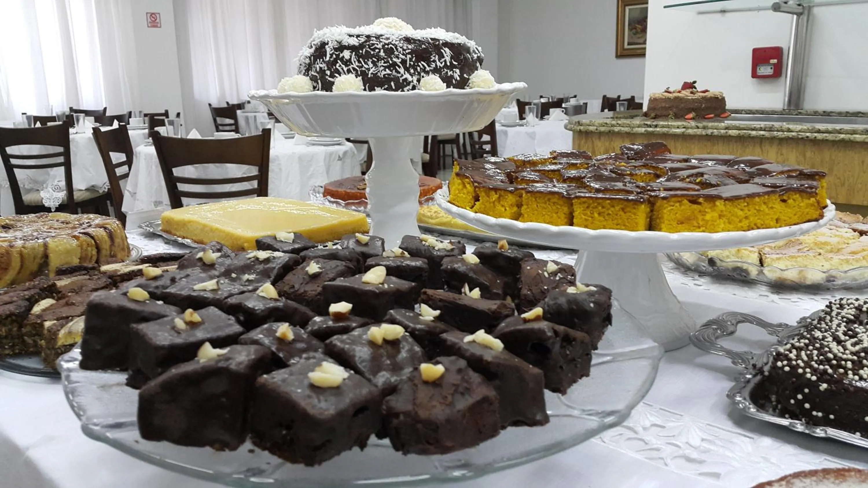 Buffet breakfast in Hotel Apolo XVI