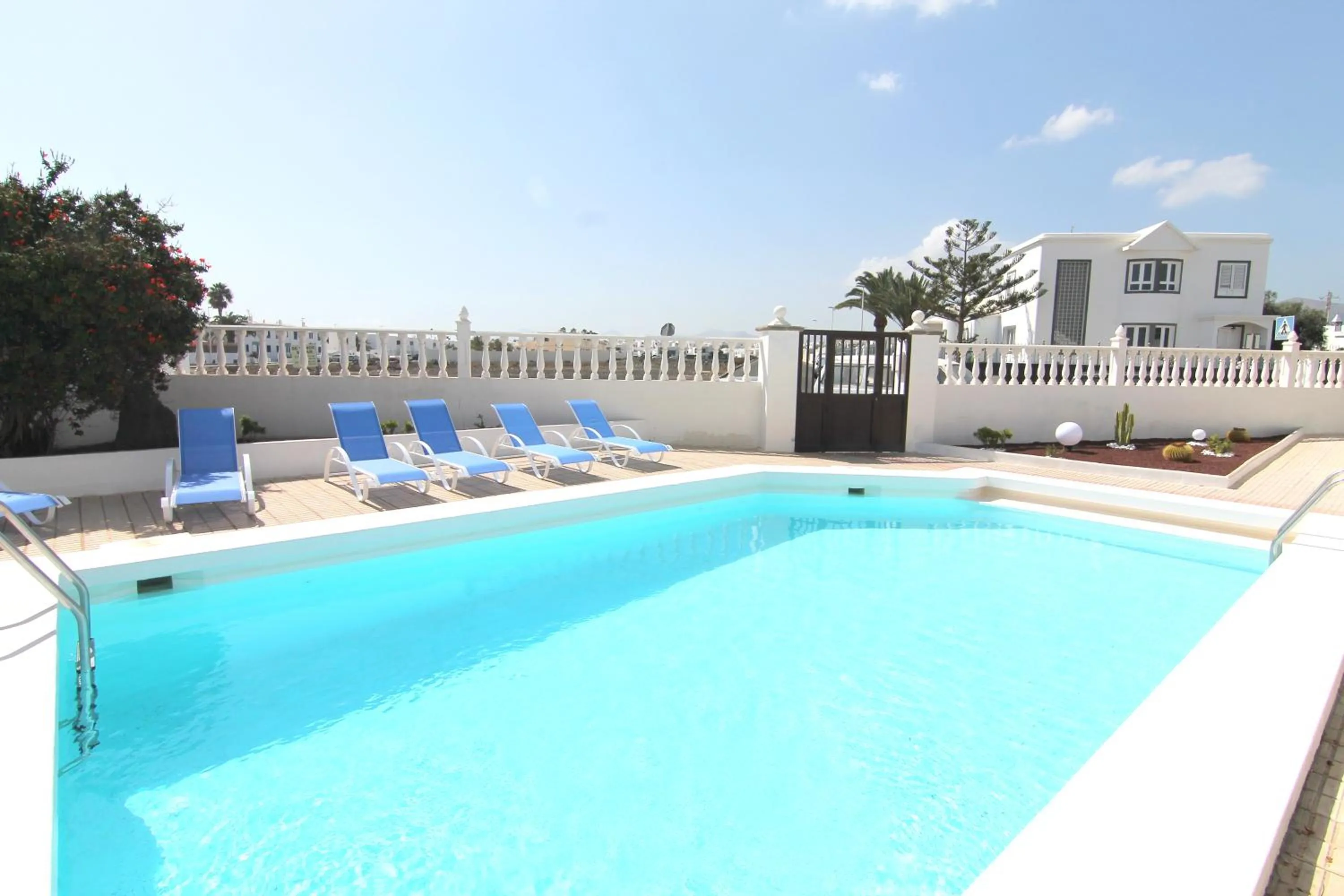 Property building in Jazmin, Los Dises