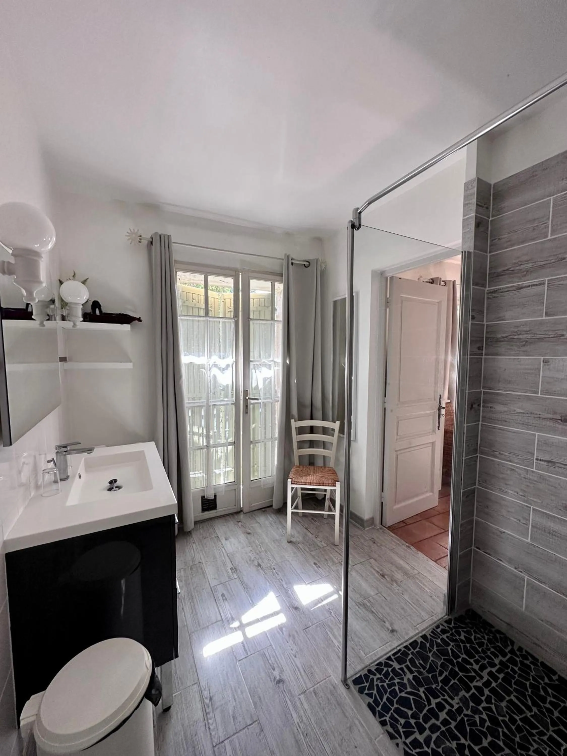 Shower in Moulin d'Antelon B&B