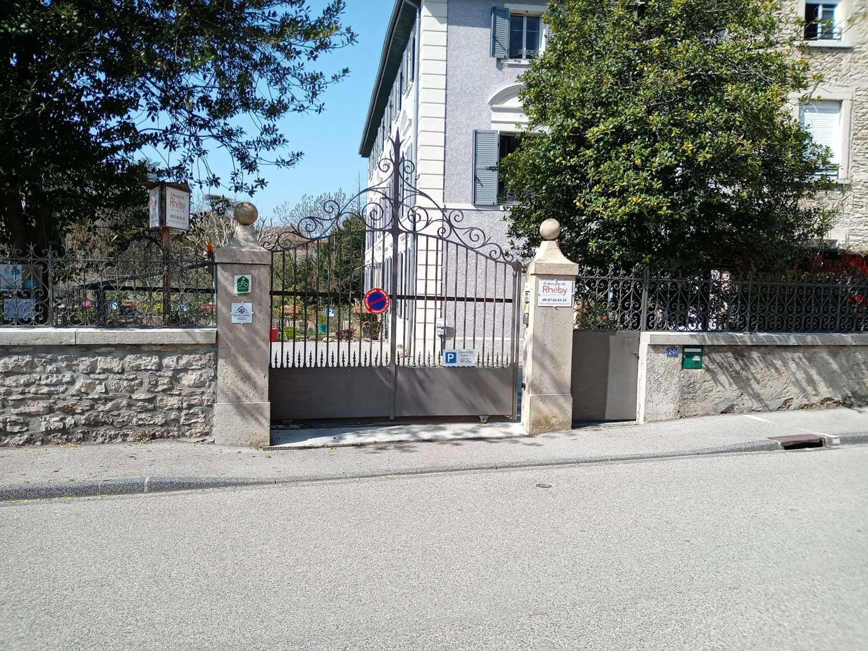 Parking in A deux pas du Rheby