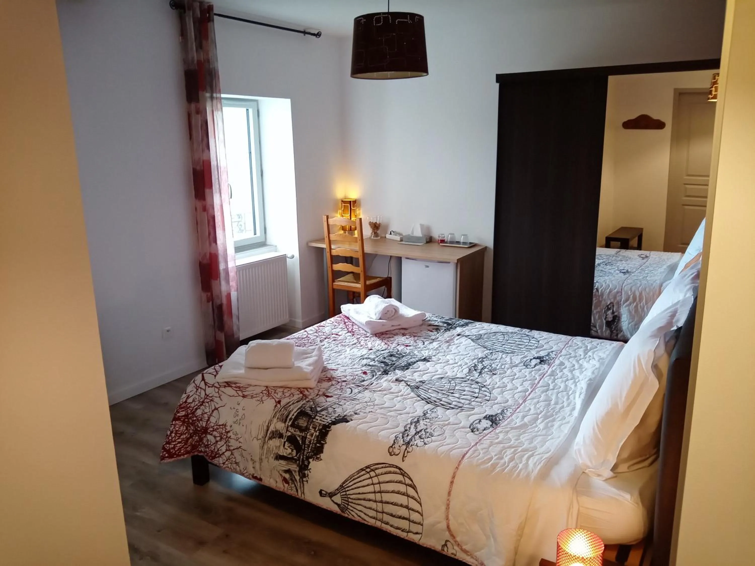 Photo of the whole room, Bed in A deux pas du Rheby