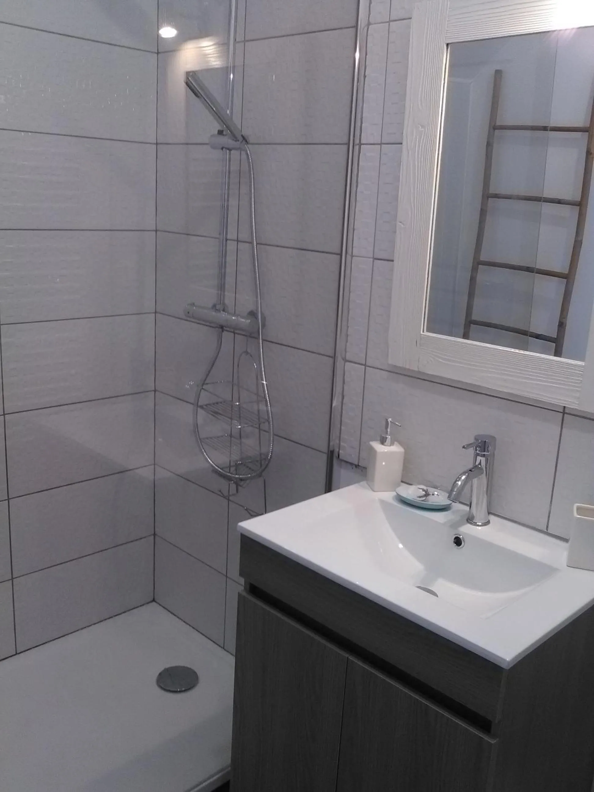 Bathroom in A deux pas du Rheby