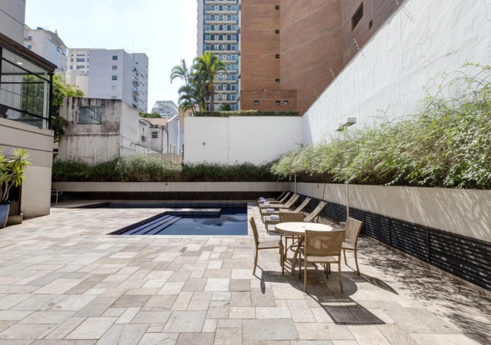 Swimming pool in Quality Paulista (São Paulo, Jardins)