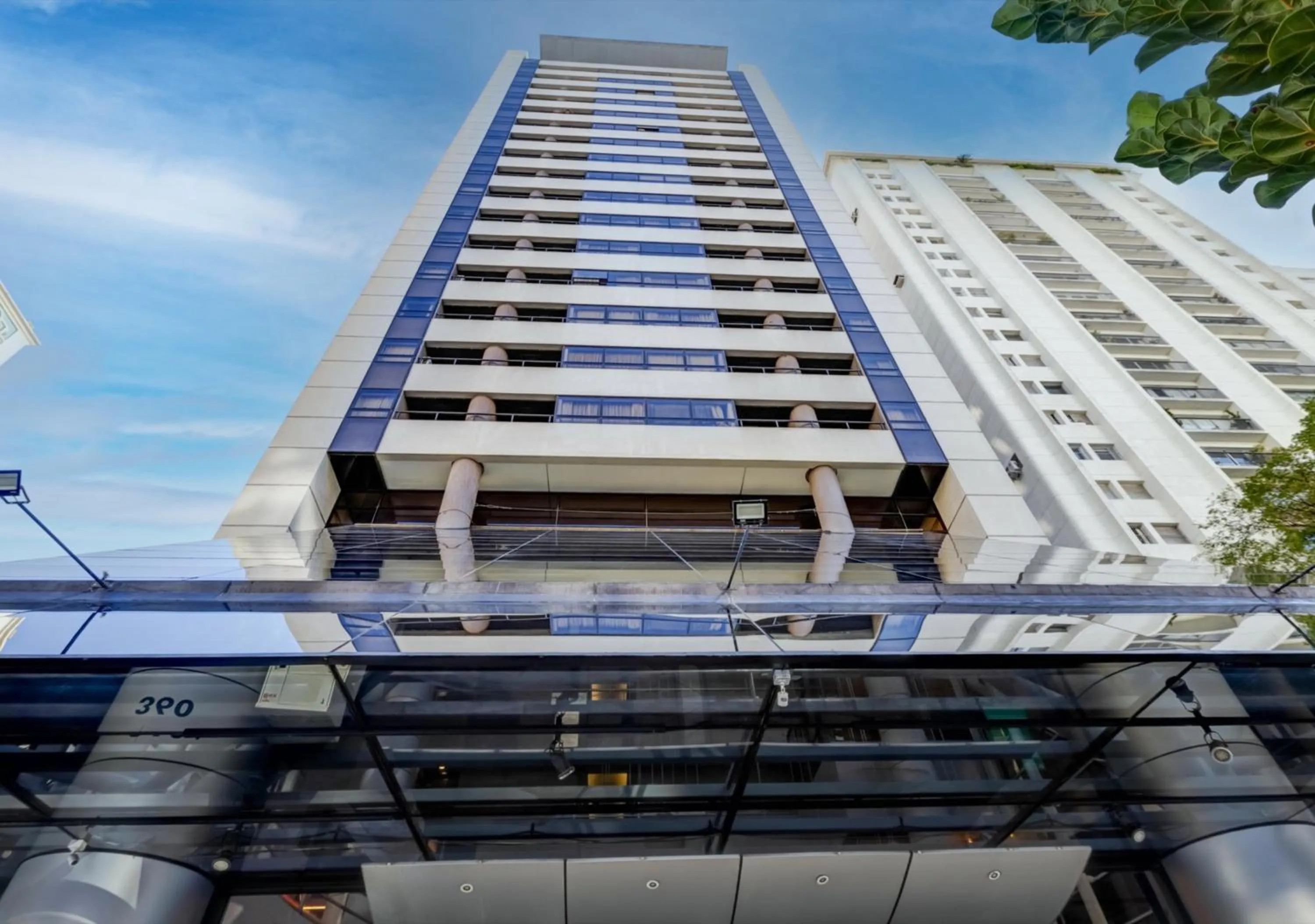 Property building in Quality Paulista (São Paulo, Jardins)