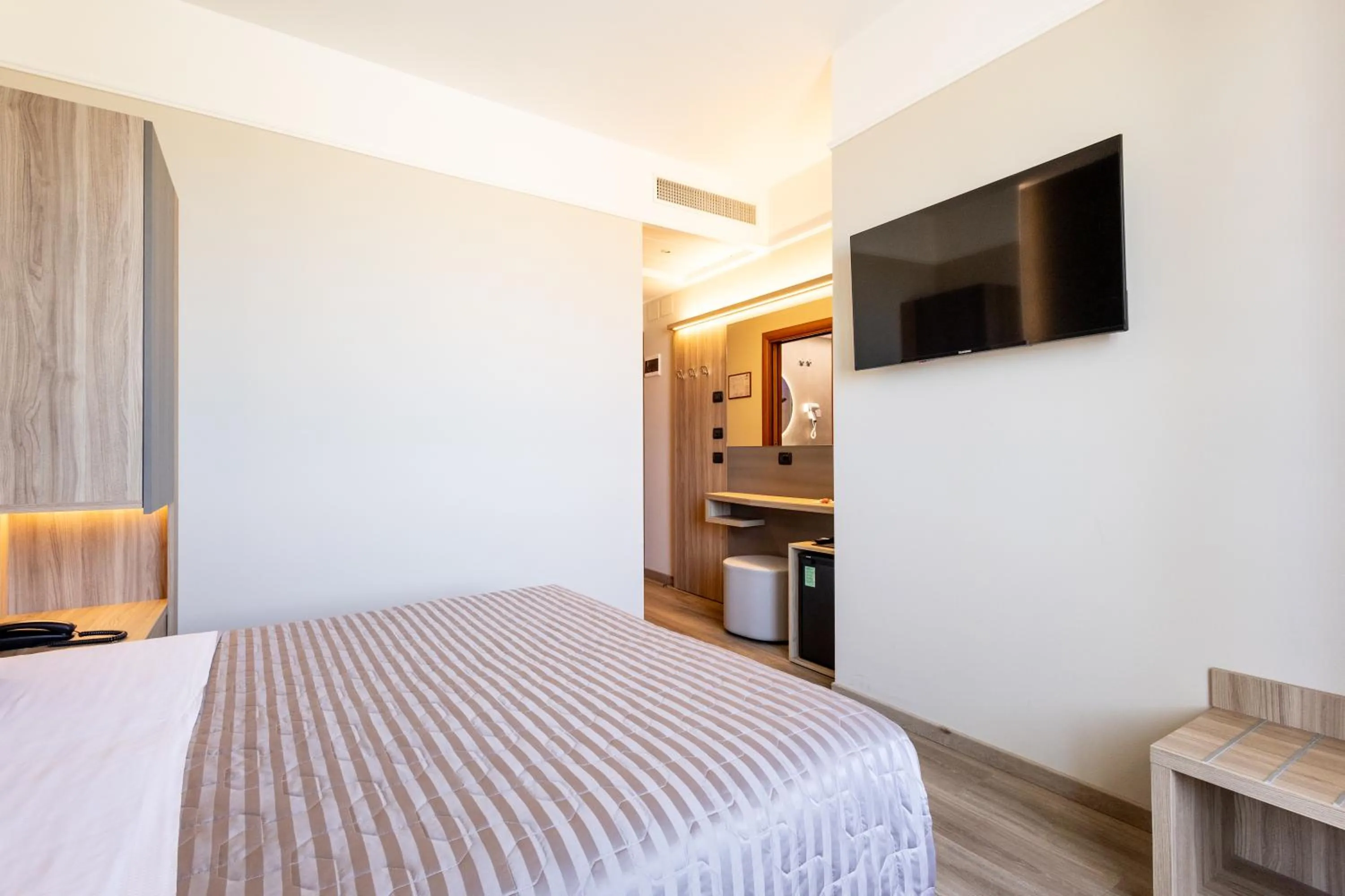 Bedroom, Bed in Hotel Palm Beach B&B SEA VIEW