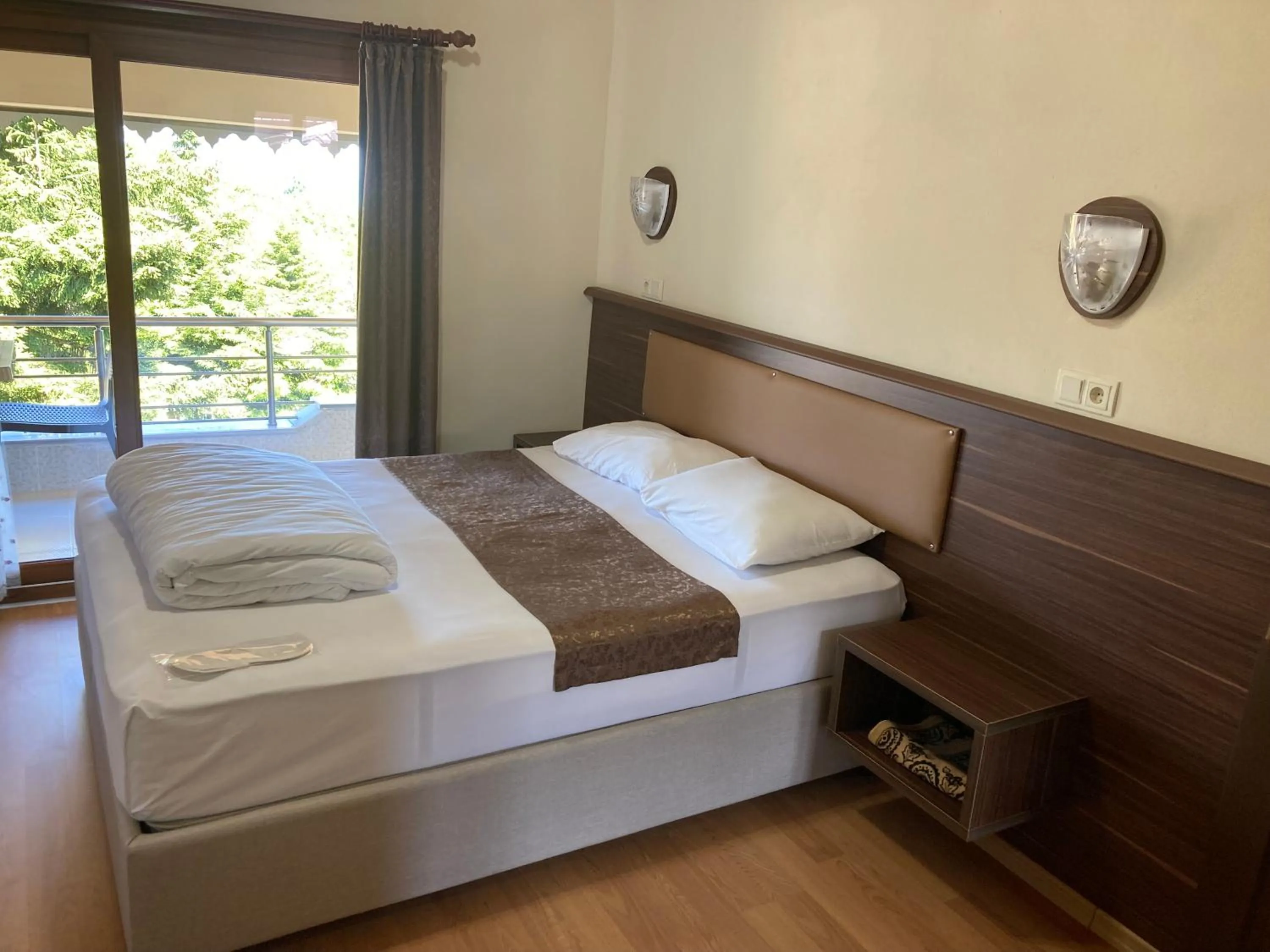 Bed in Zarha Mountain Villas