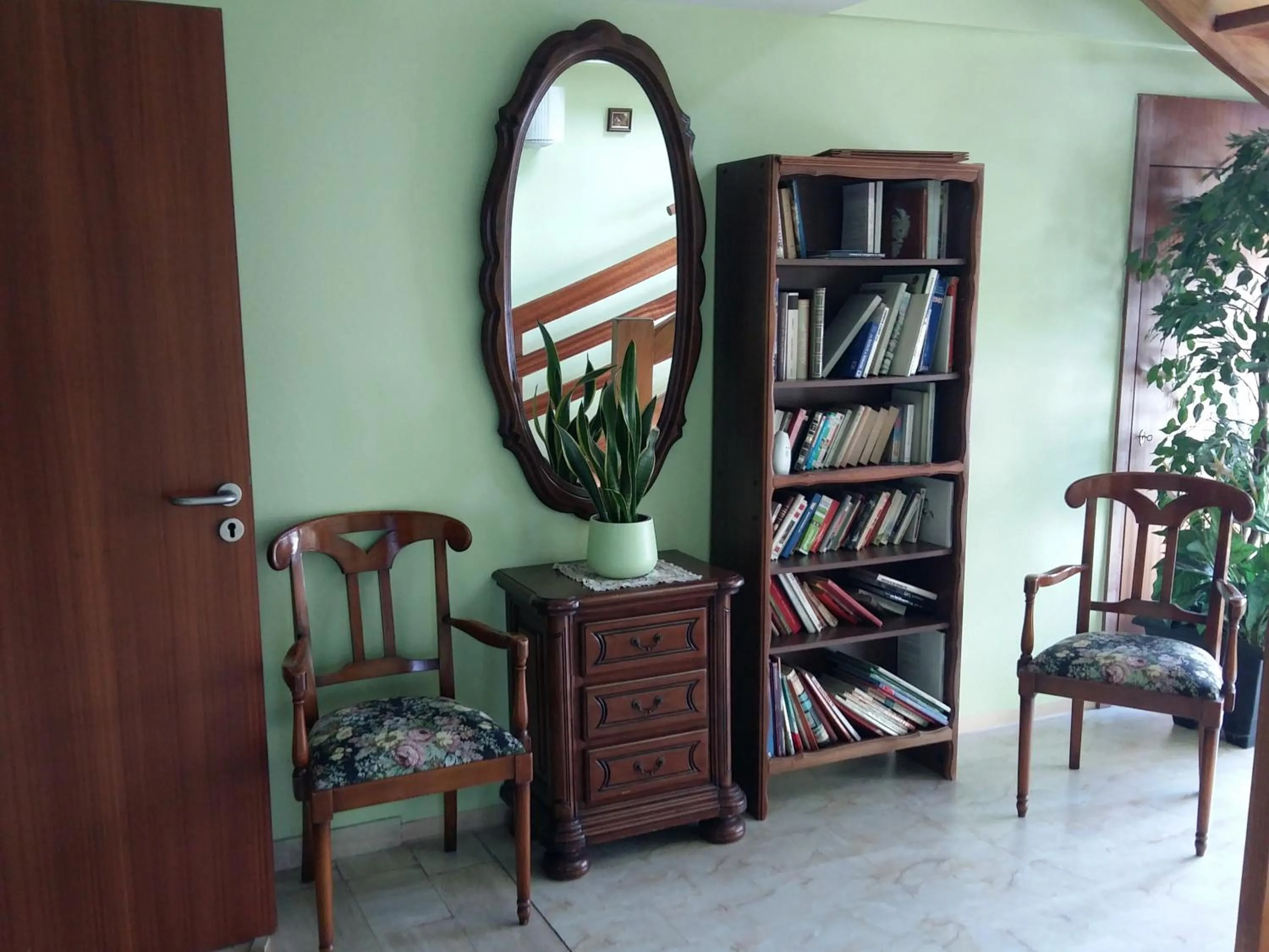 Library in Hotel Restaurant Niemerich