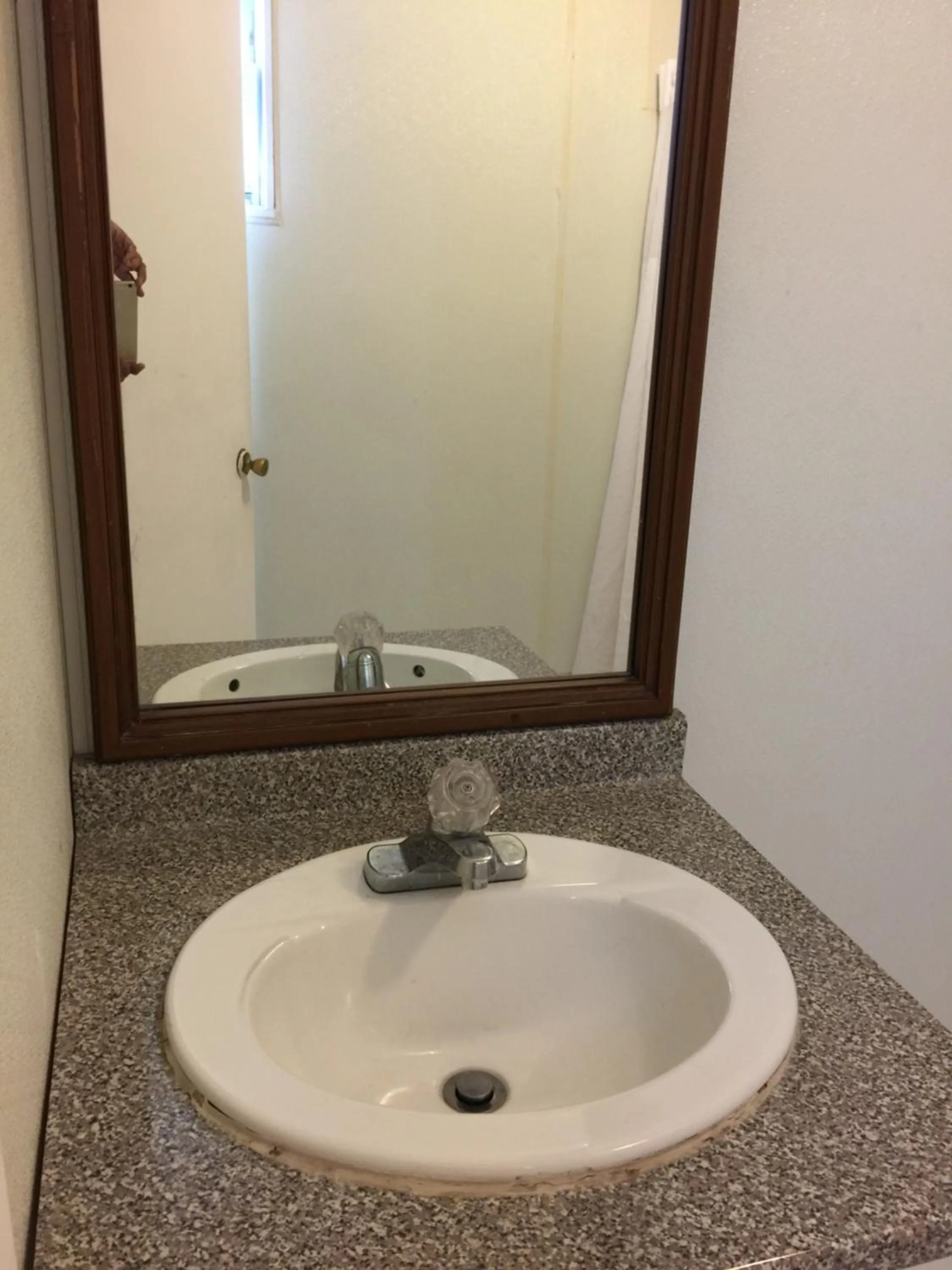 Bathroom in La Fontana Motel