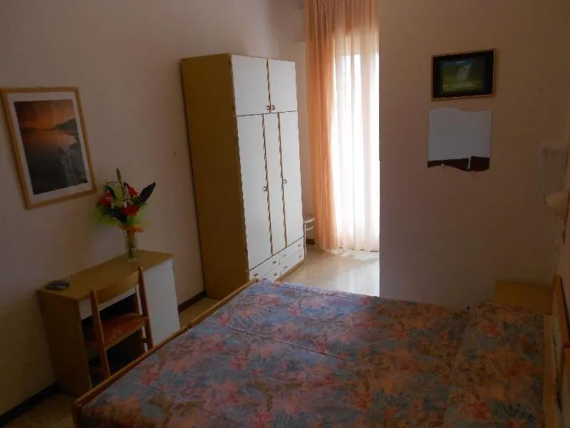 Bedroom, Bed in Hotel Vevey