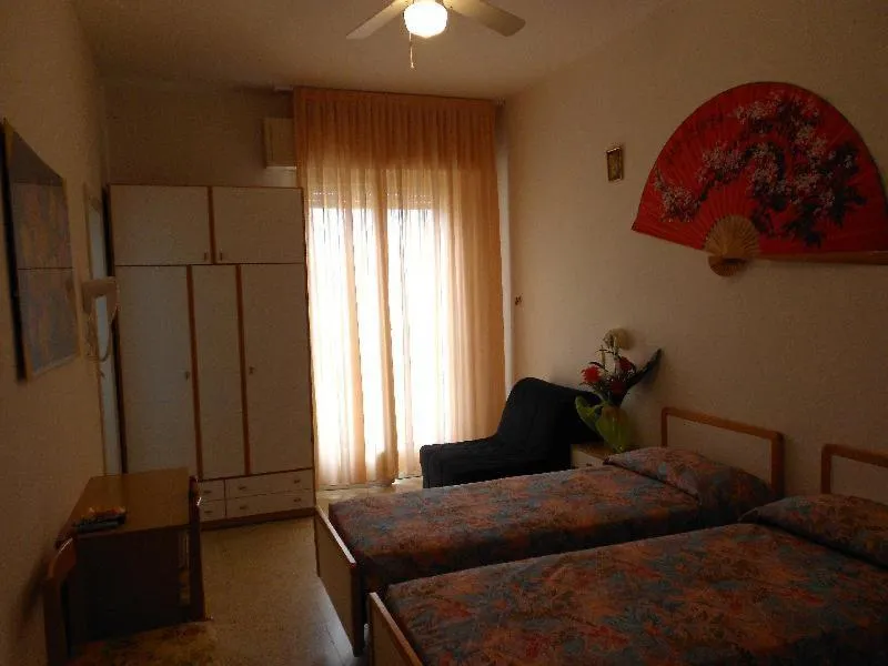 Photo of the whole room, Bed in Hotel Vevey