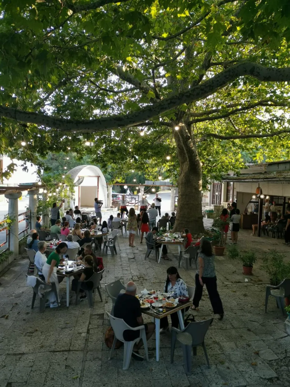 Restaurant/places to eat in International House of Journalists Resort