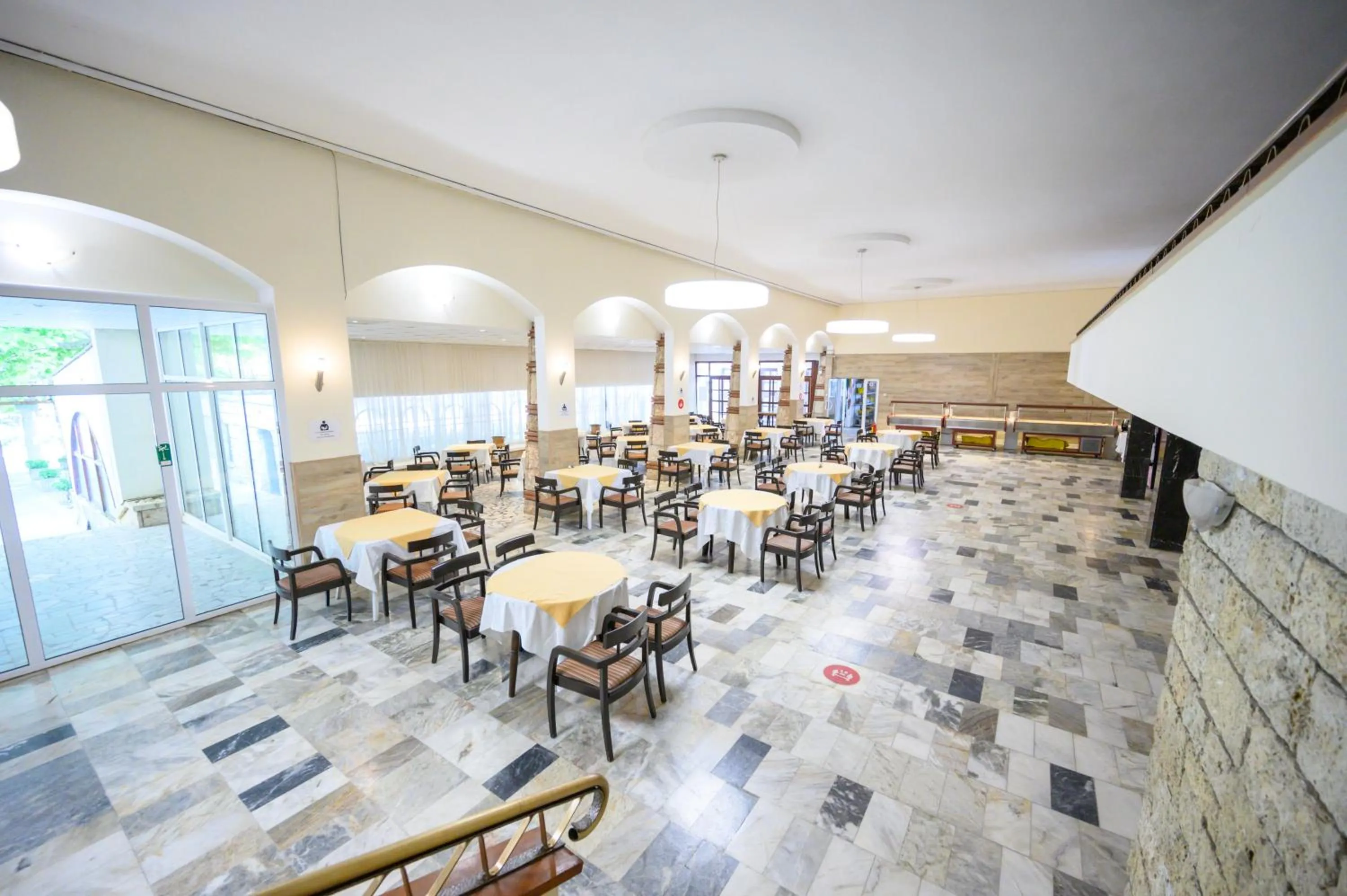 Restaurant/places to eat in International House of Journalists Resort