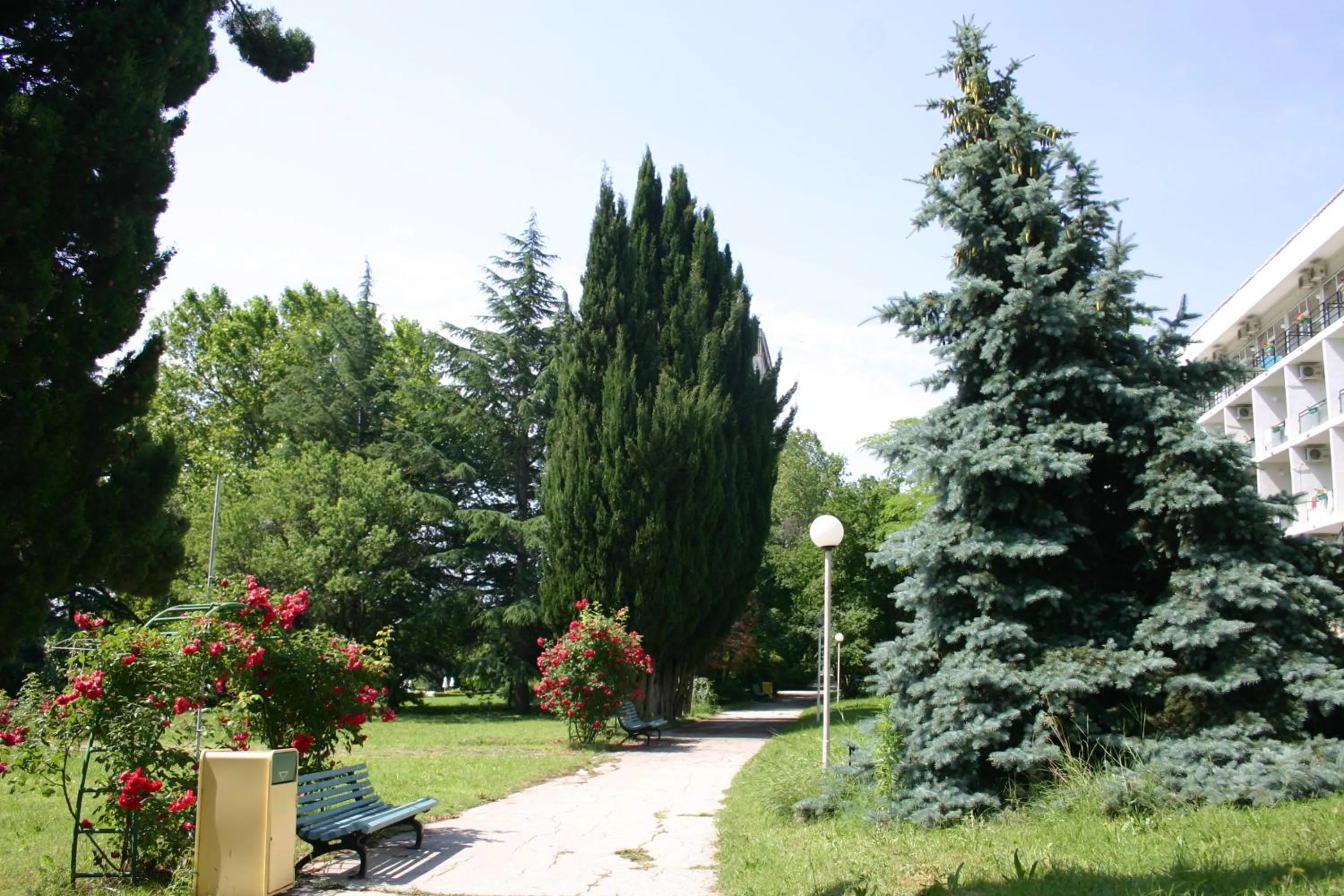 Garden in International House of Journalists Resort