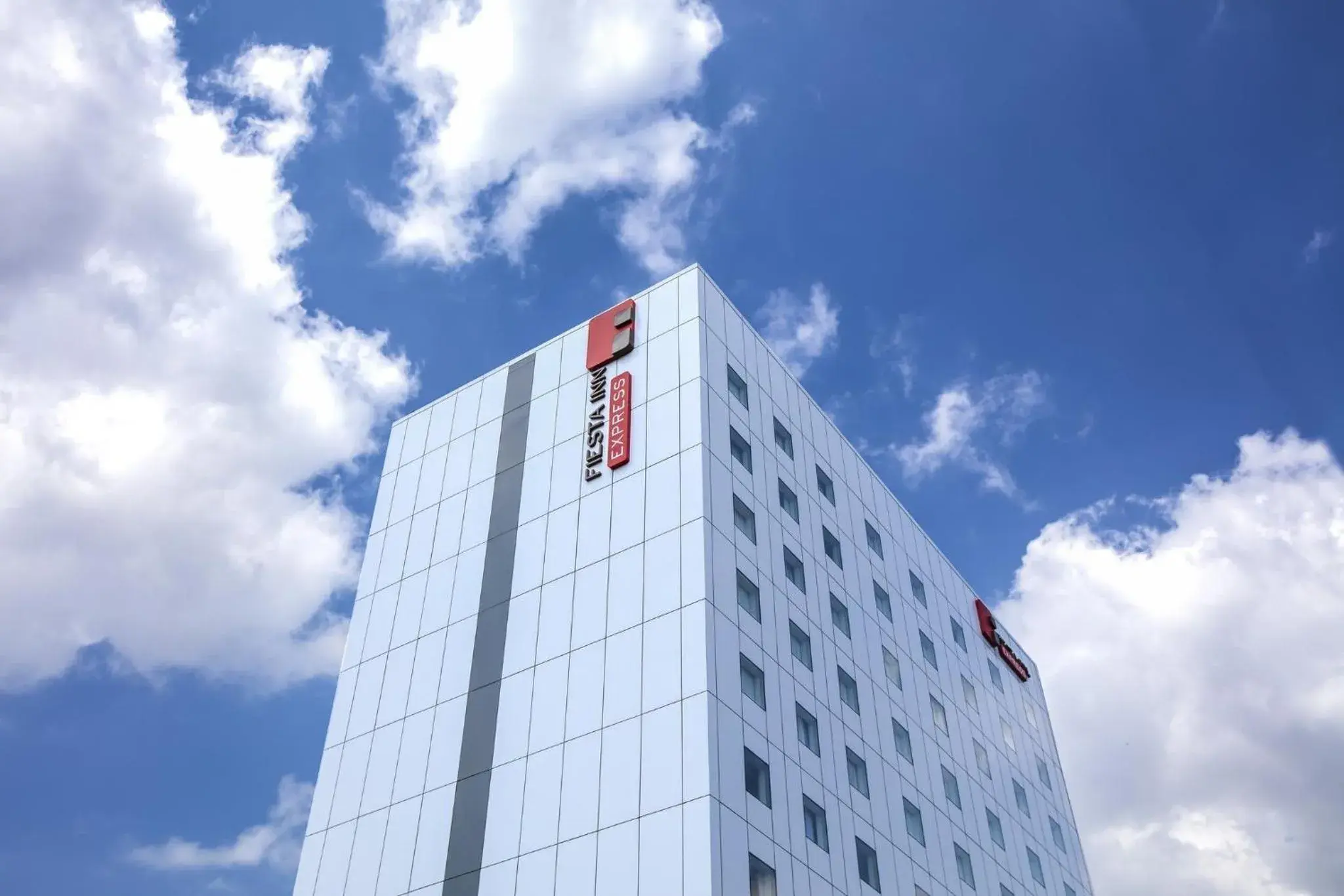 Property building in Fiesta Inn Express Monterrey Centro Property building in Fiesta Inn Express Monterrey Centro