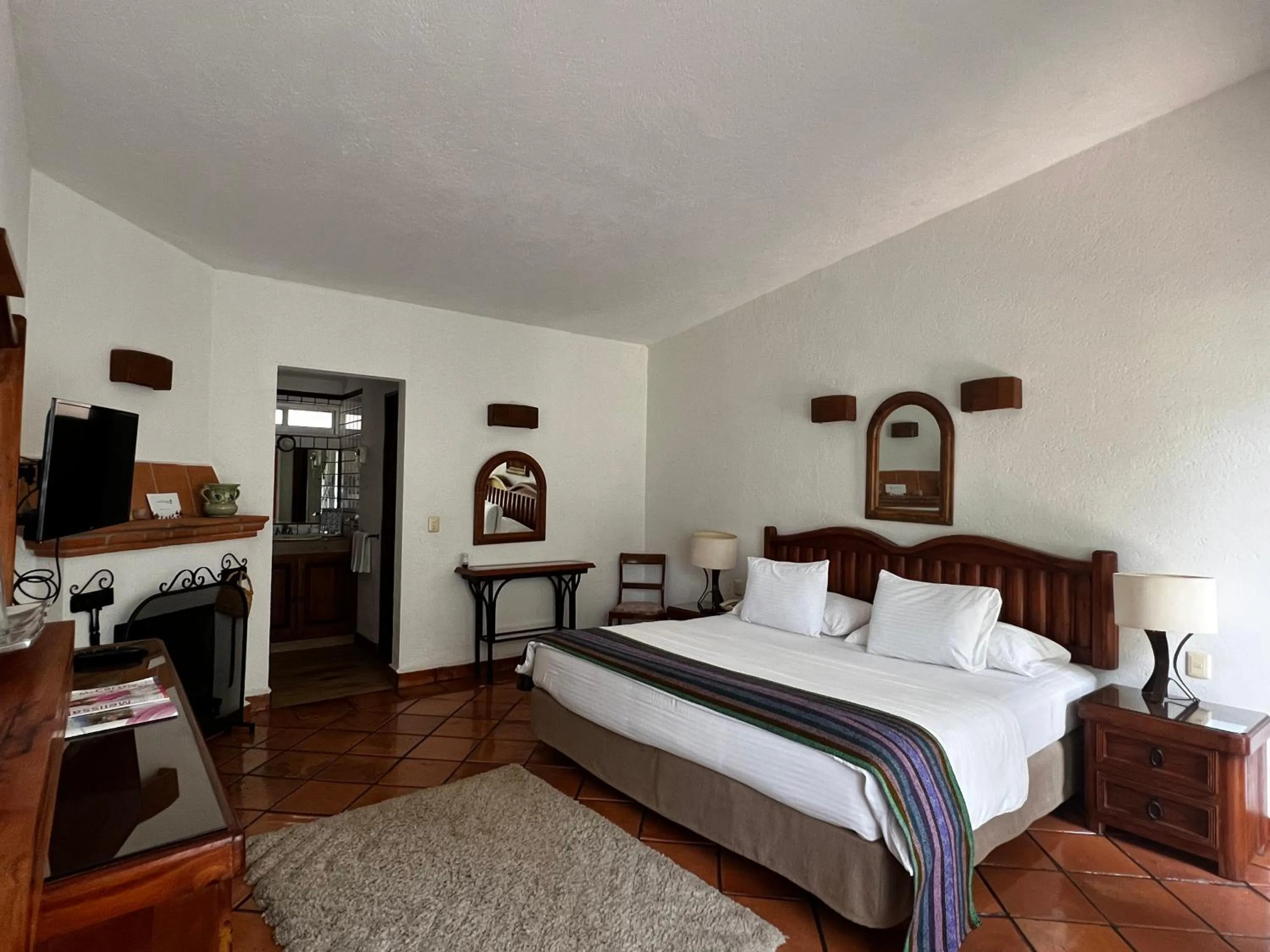 Photo of the whole room, Bed in Casa Bugambilia, Un Pequeño Hotel en Tepoztlán