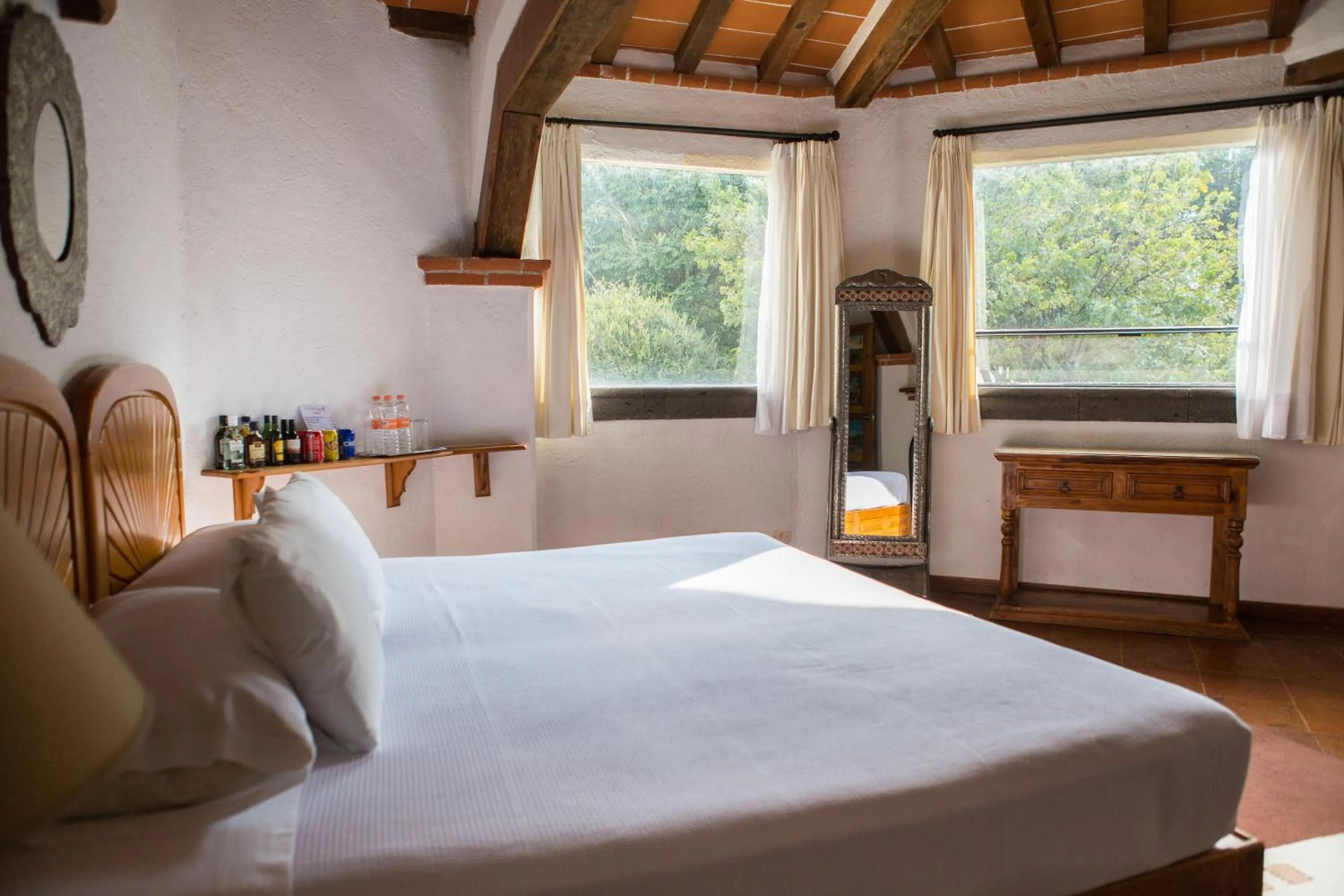Bedroom, Bed in Casa Bugambilia, Un Pequeño Hotel en Tepoztlán