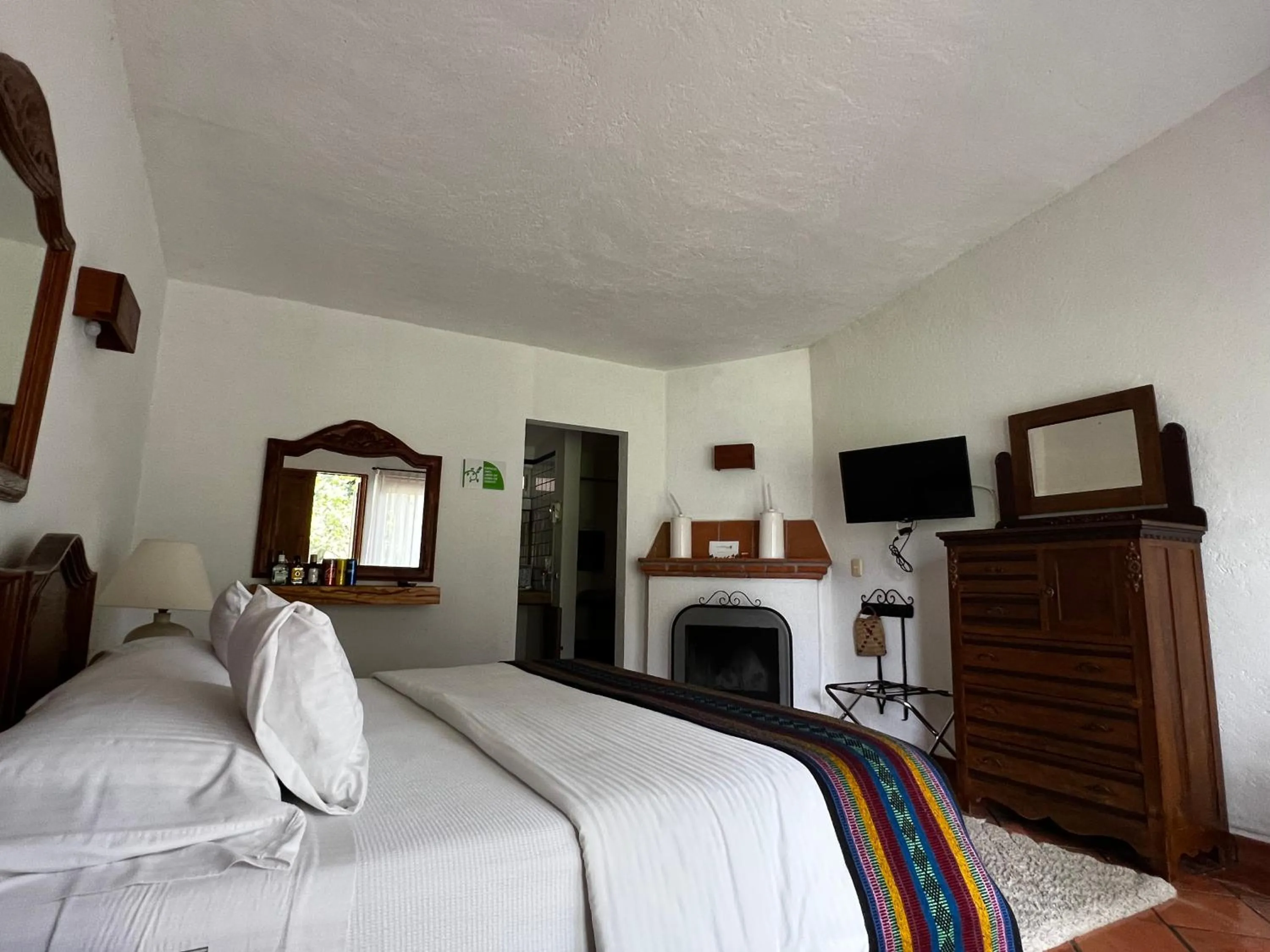 Bed in Casa Bugambilia, Un Pequeño Hotel en Tepoztlán