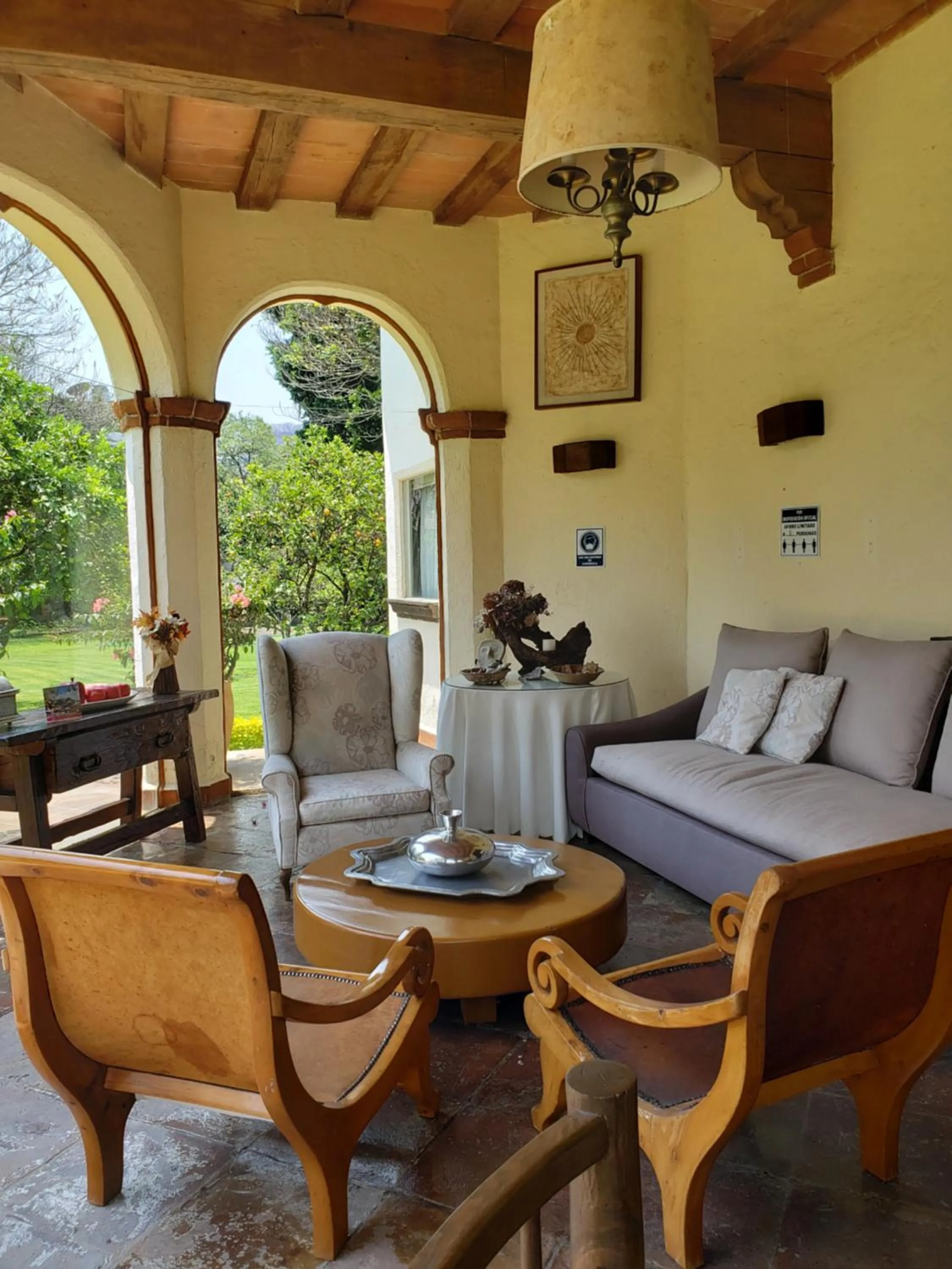 Living room in Casa Bugambilia, Un Pequeño Hotel en Tepoztlán