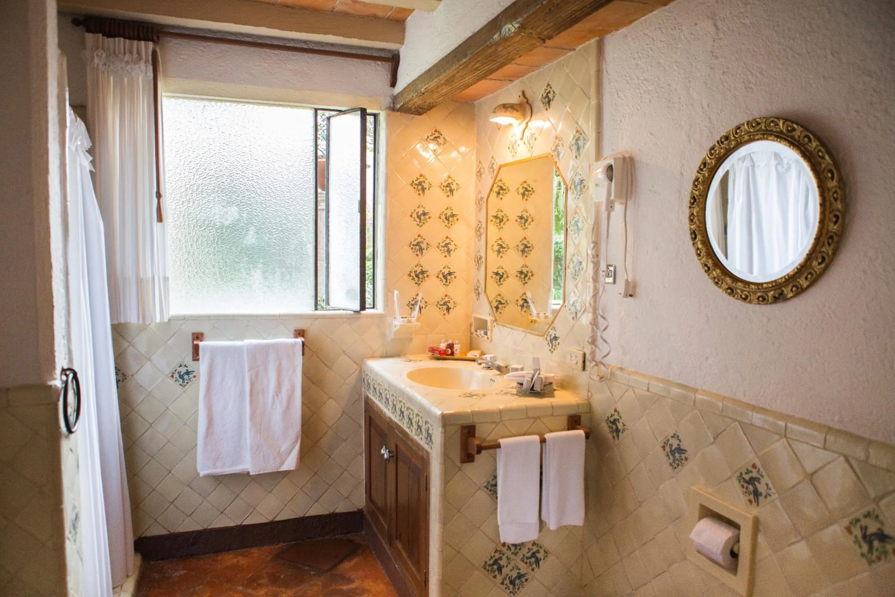 Bathroom in Casa Bugambilia, Un Pequeño Hotel en Tepoztlán