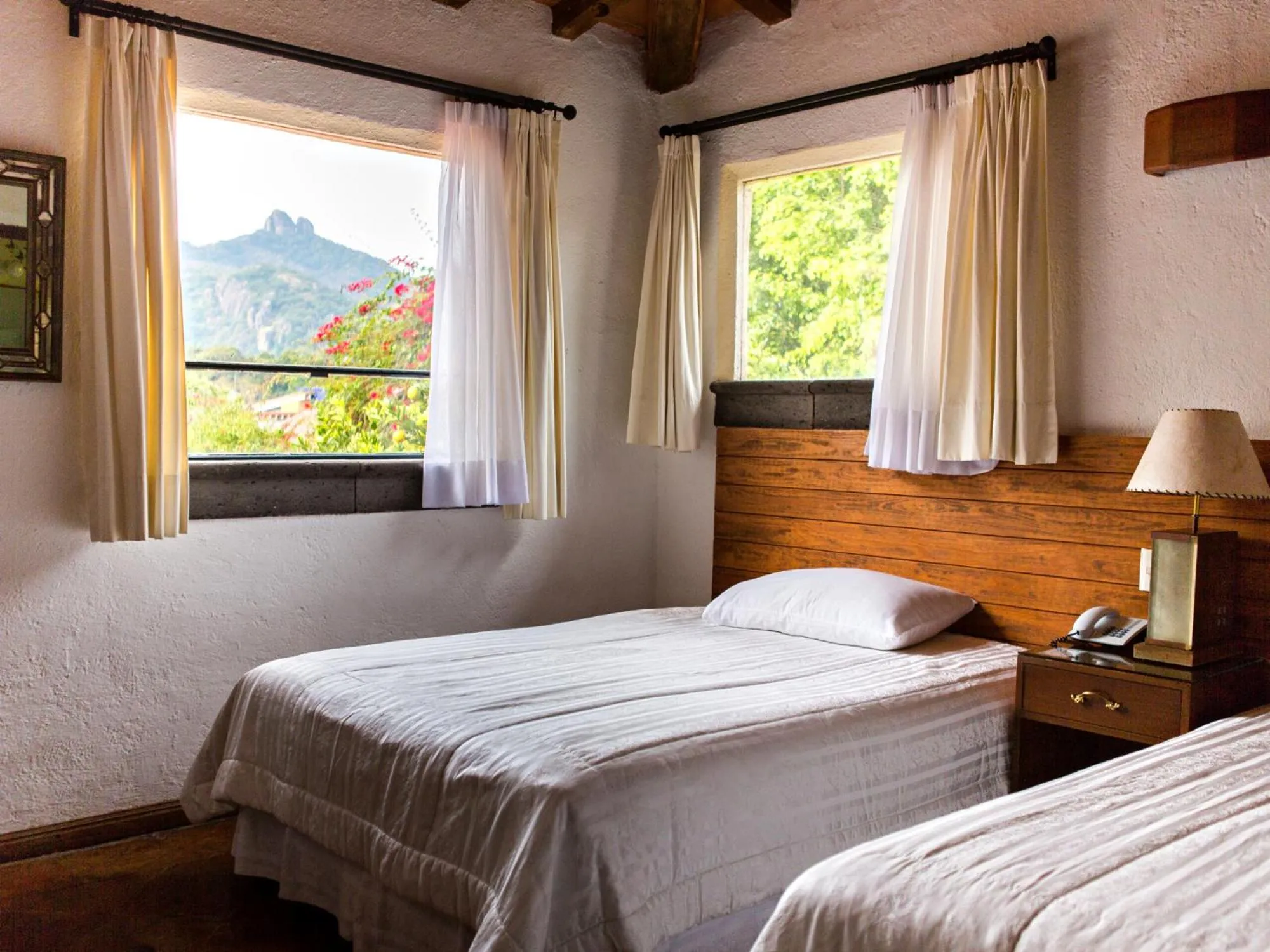 Bed in Casa Bugambilia, Un Pequeño Hotel en Tepoztlán