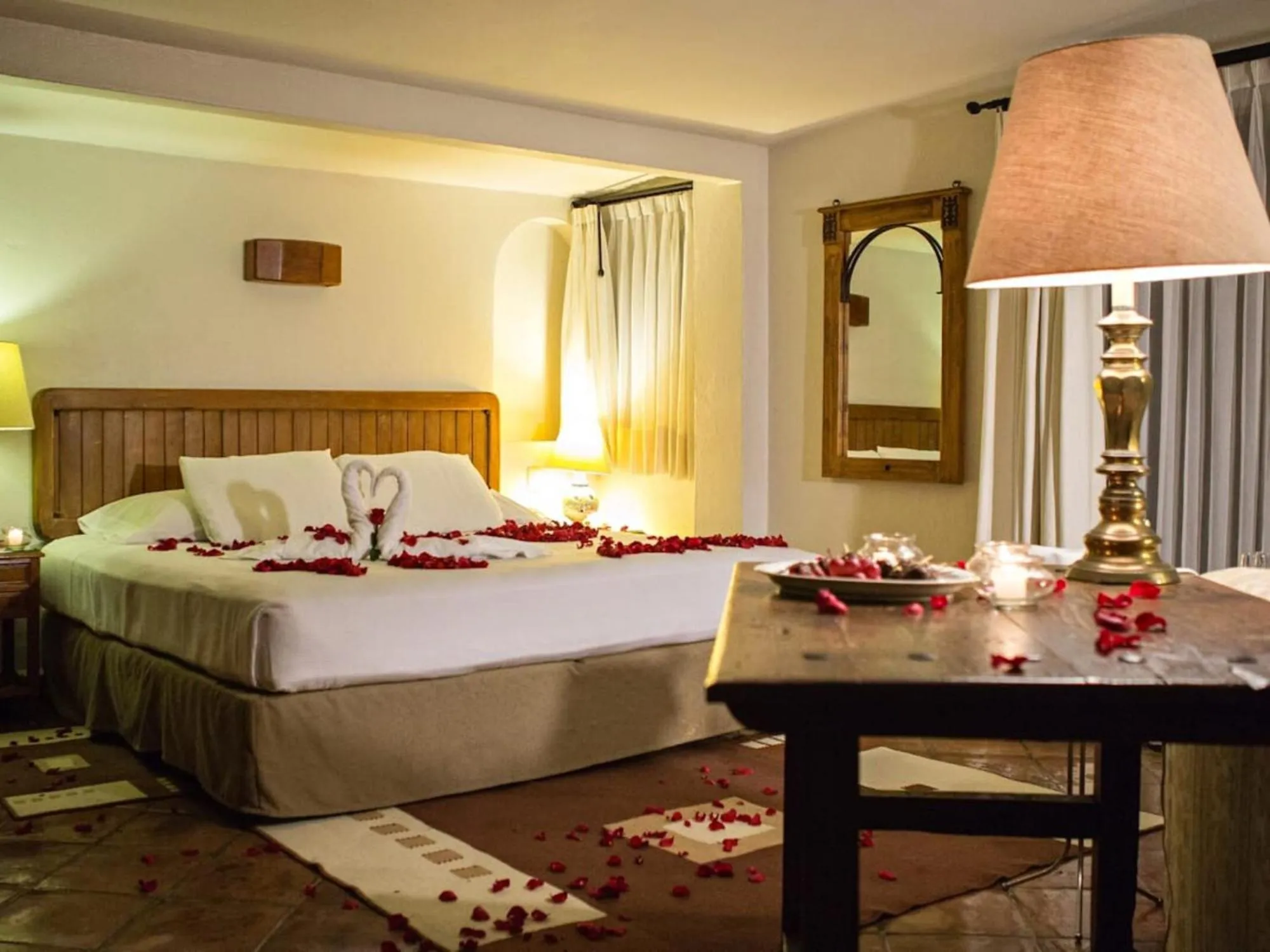 Other, Bed in Casa Bugambilia, Un Pequeño Hotel en Tepoztlán