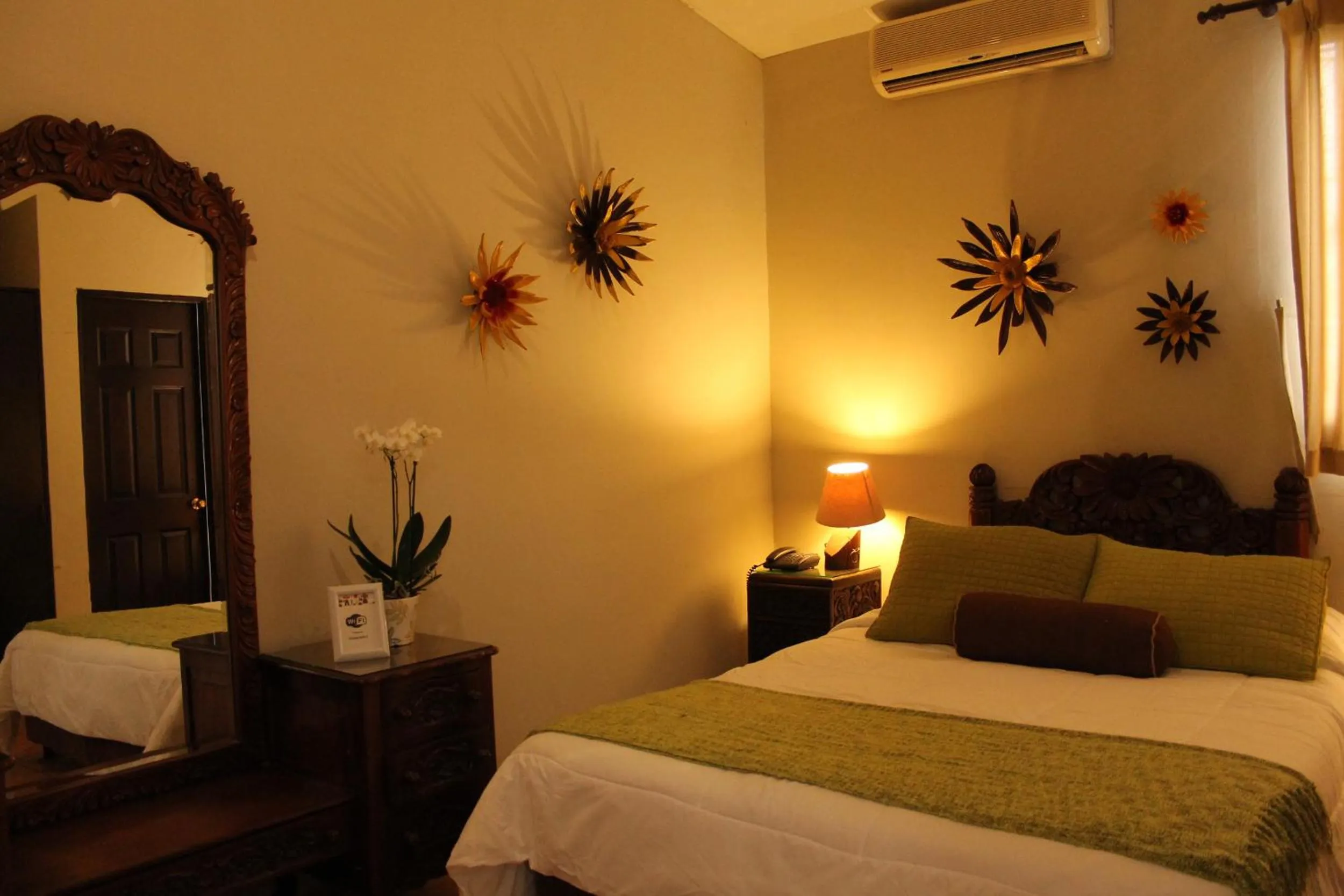 Photo of the whole room, Bed in Hotel La Posada del Angel