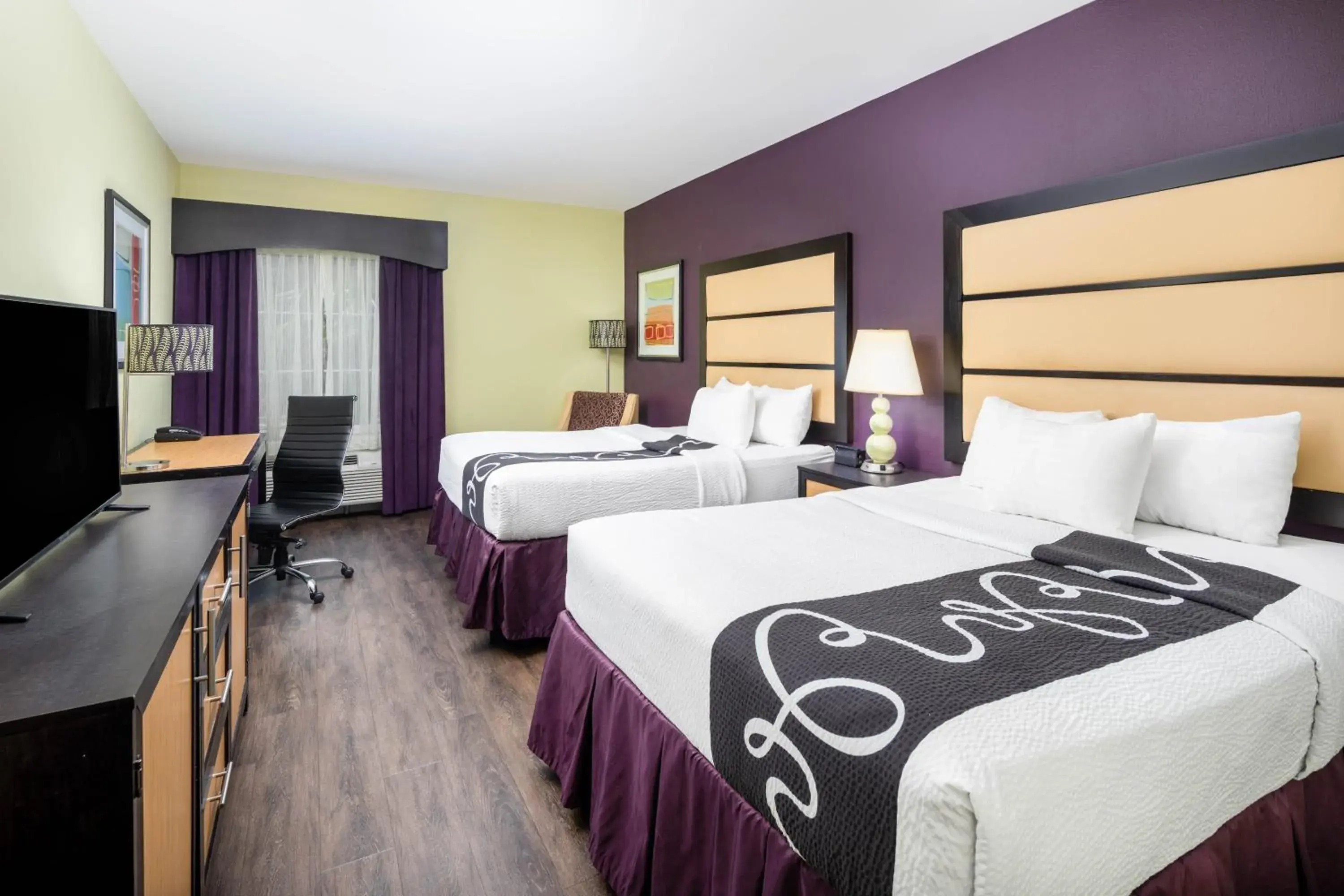 Deluxe Queen Room with Two Queen Beds in La Quinta by Wyndham Hinesville - Fort Stewart Deluxe Queen Room with Two Queen Beds in La Quinta by Wyndham Hinesville - Fort Stewart