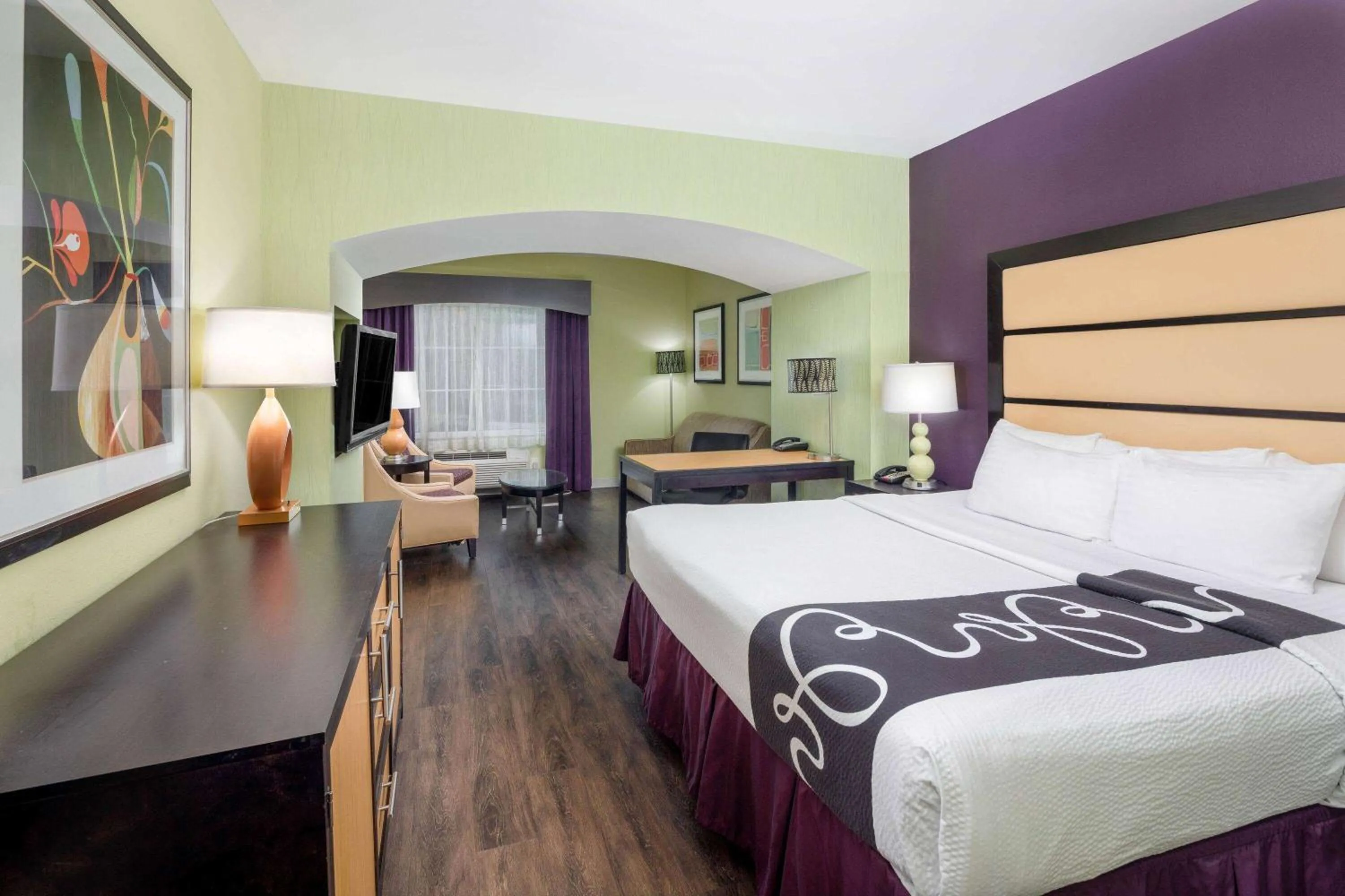 Photo of the whole room, Bed in La Quinta by Wyndham Hinesville - Fort Stewart