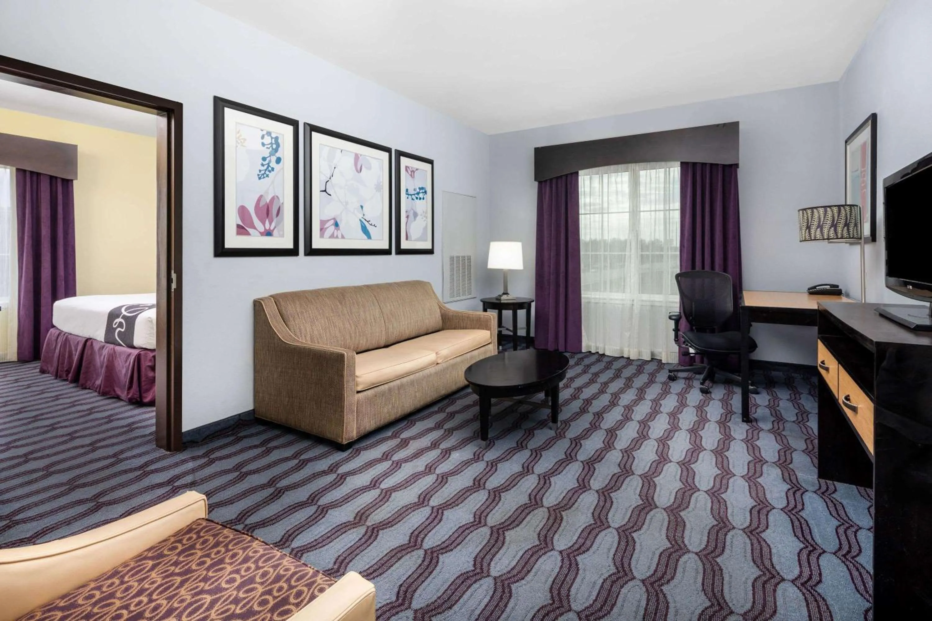 Photo of the whole room, Bed in La Quinta by Wyndham Hinesville - Fort Stewart