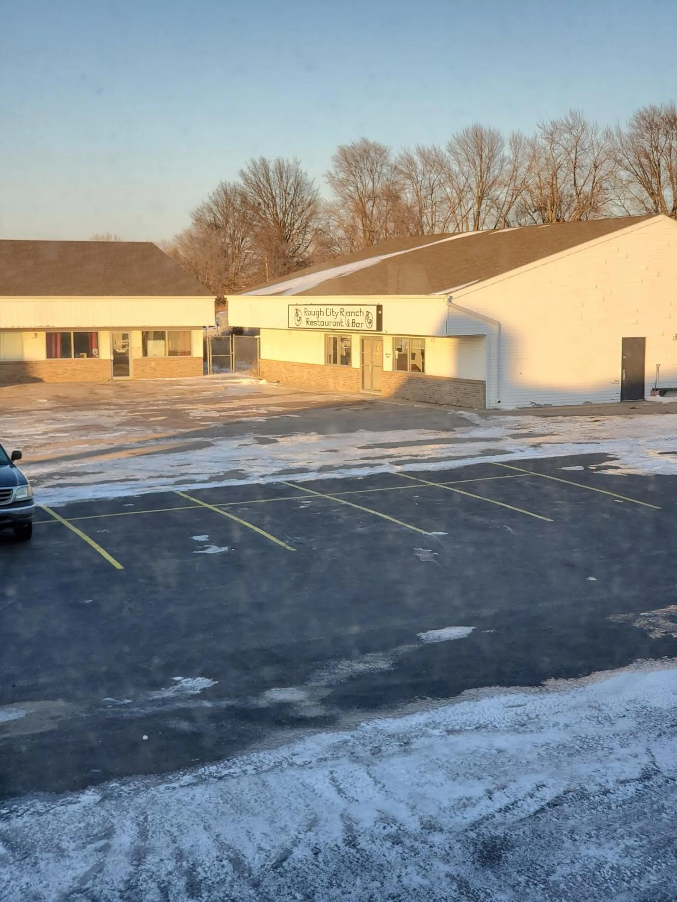 Winter in Super 7 Inn Tecumseh