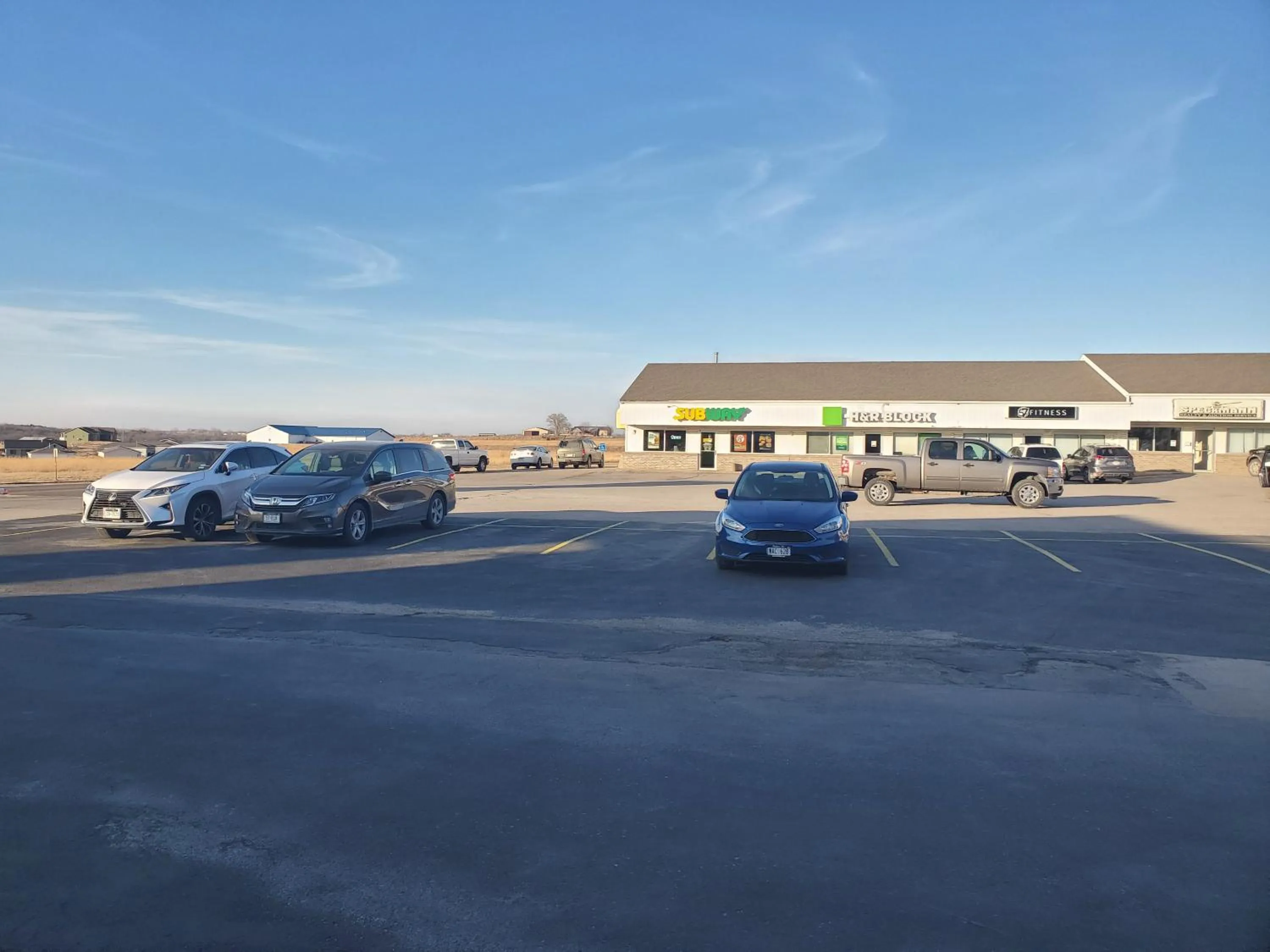 Restaurant/places to eat in Super 7 Inn Tecumseh