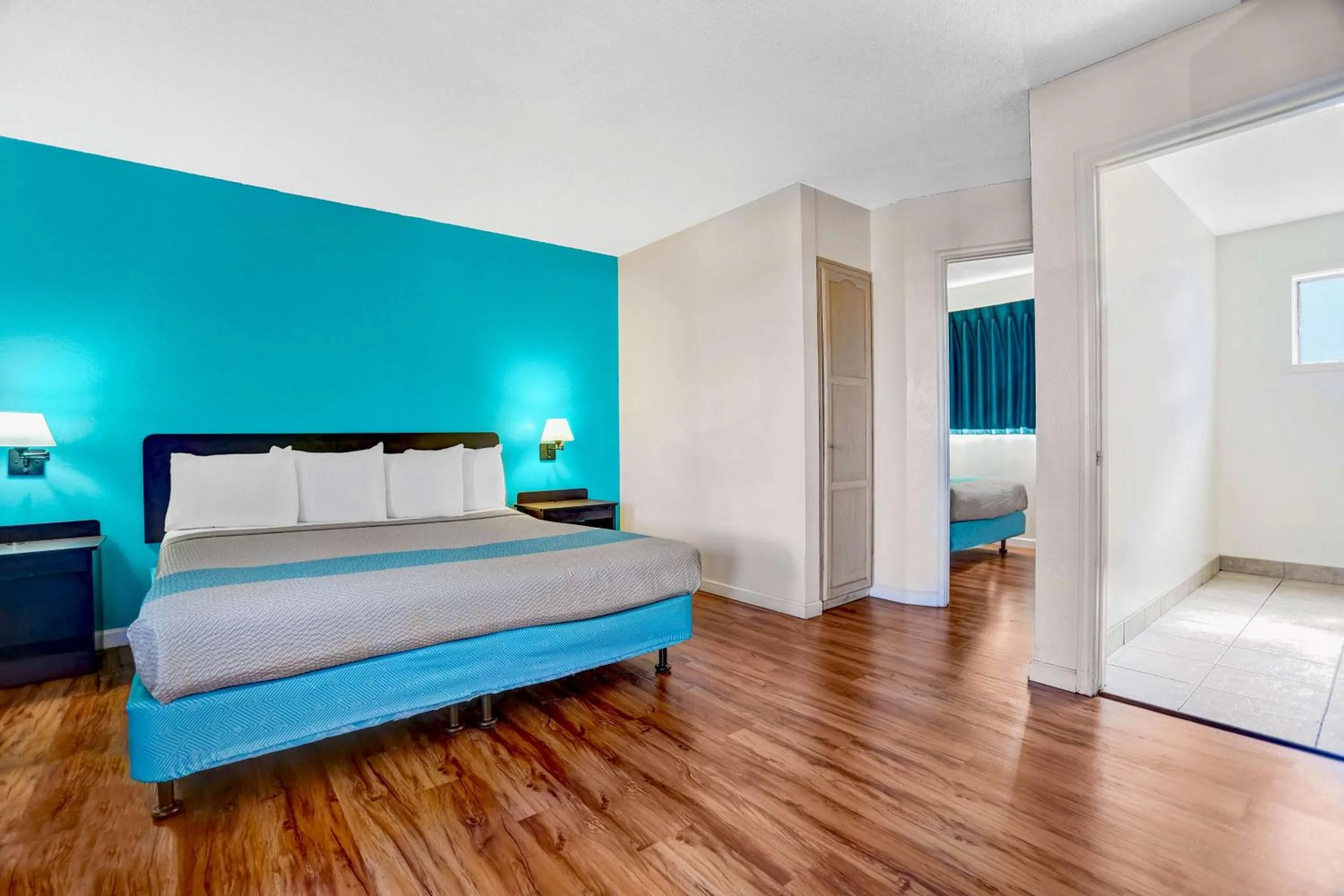 Bedroom, Bed in Motel 6 Fort Bragg, CA