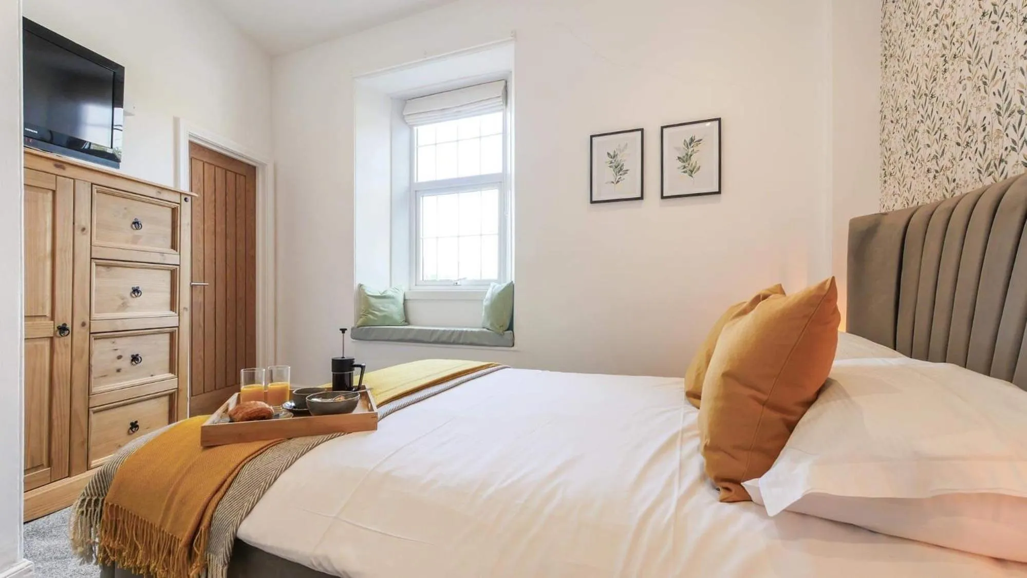 Bed in The Greenhead Hotel