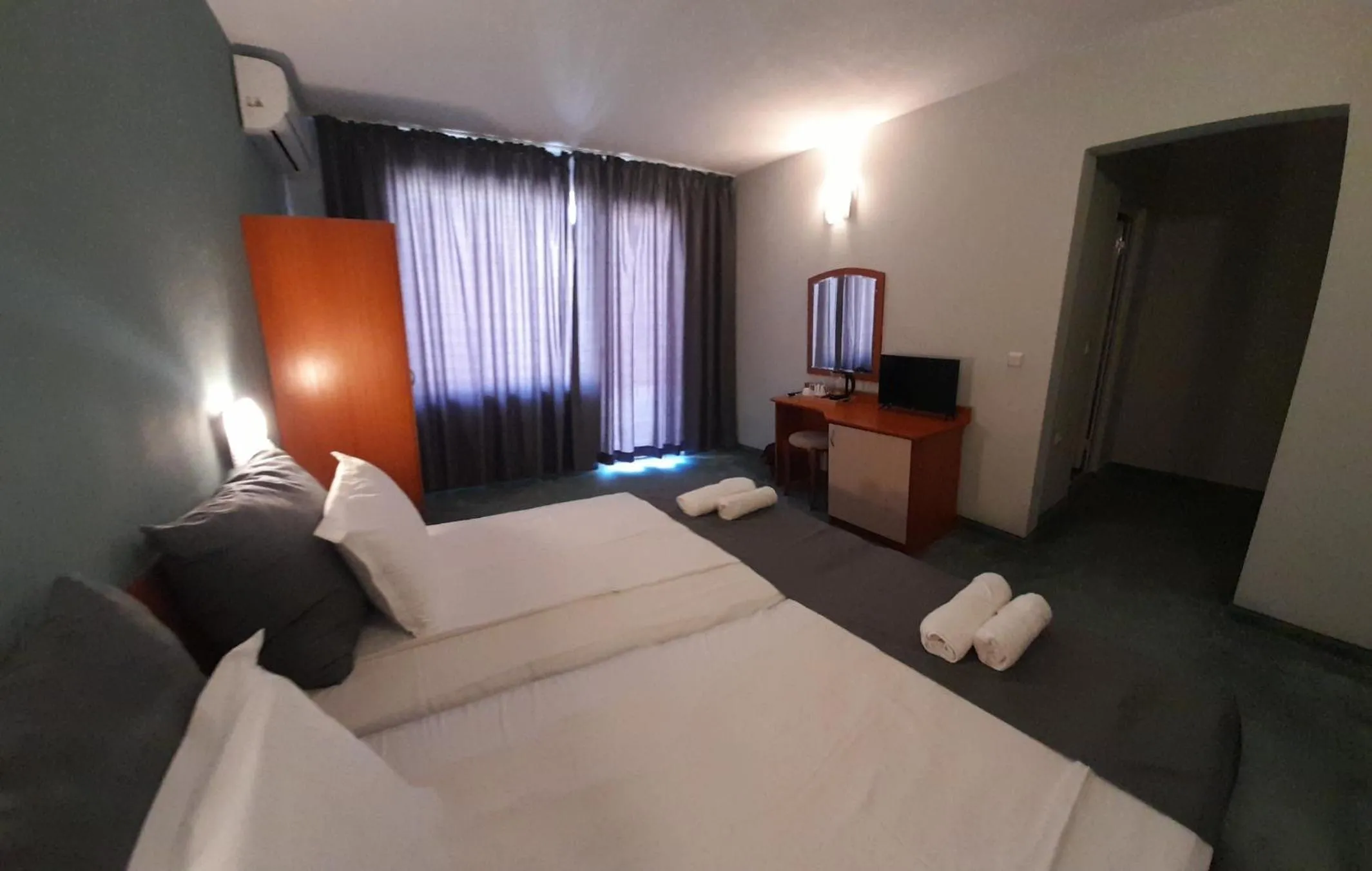 Photo of the whole room, Bed in Family Hotel Saga