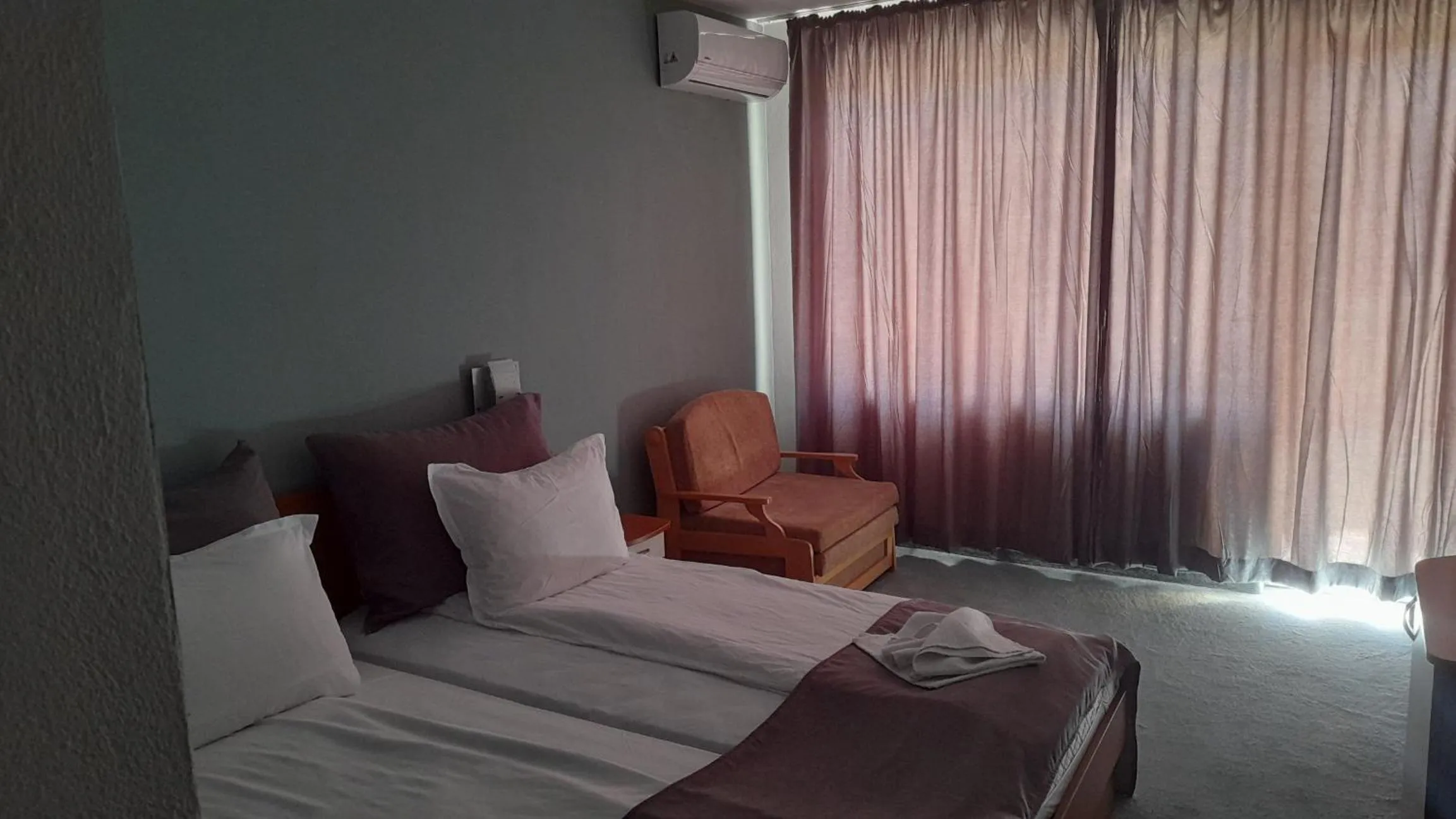 Photo of the whole room, Bed in Family Hotel Saga