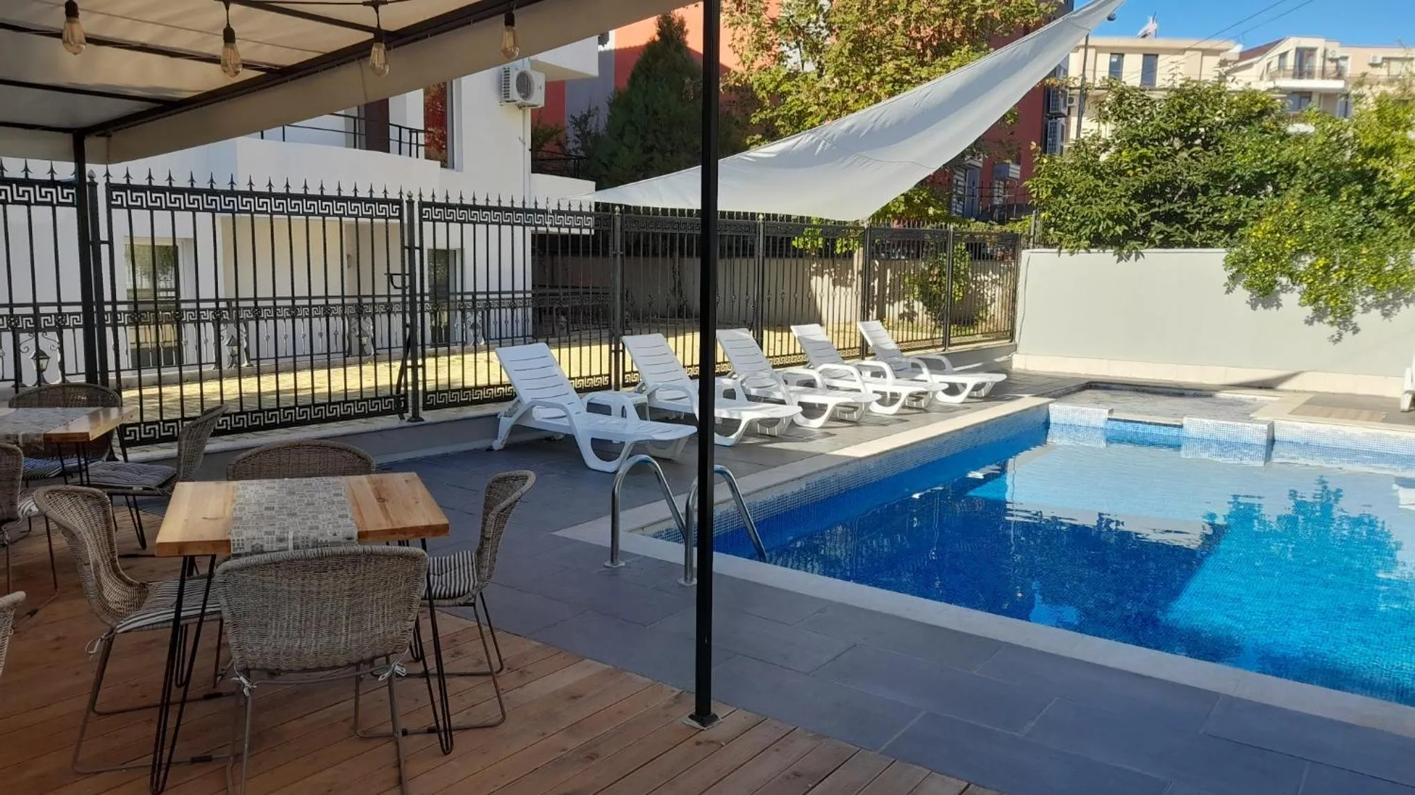 Restaurant/places to eat in Family Hotel Saga