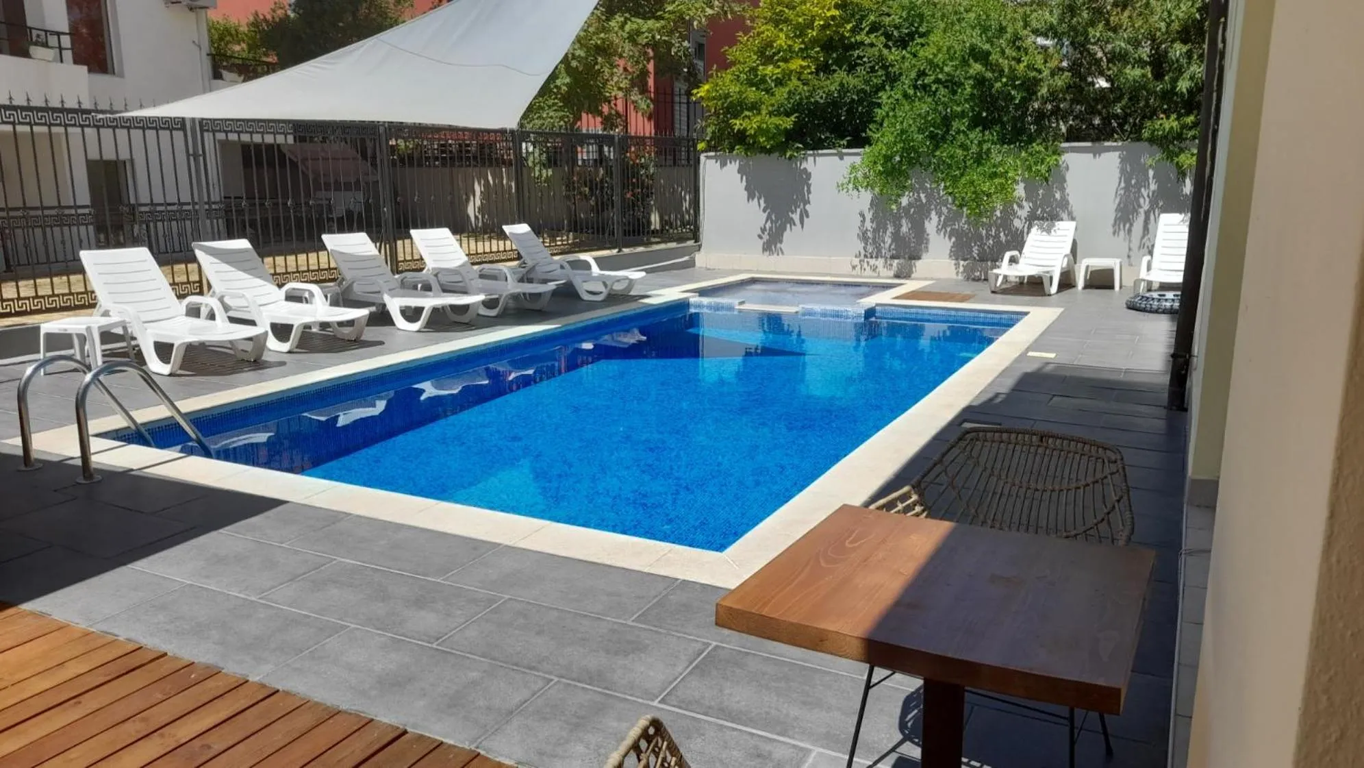 Summer in Family Hotel Saga