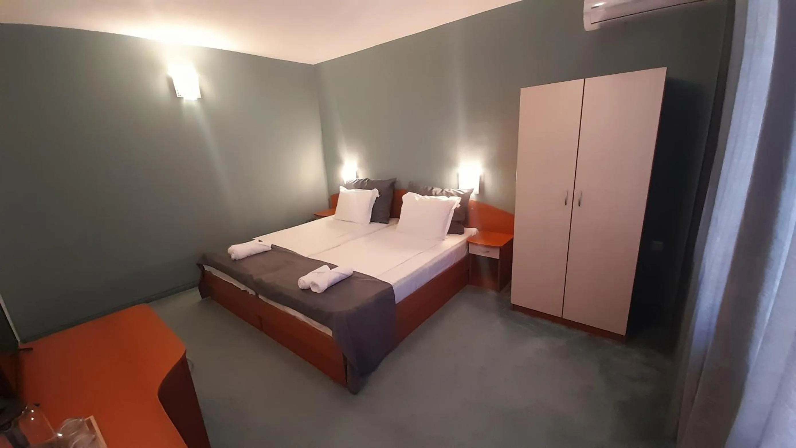 Photo of the whole room, Bed in Family Hotel Saga