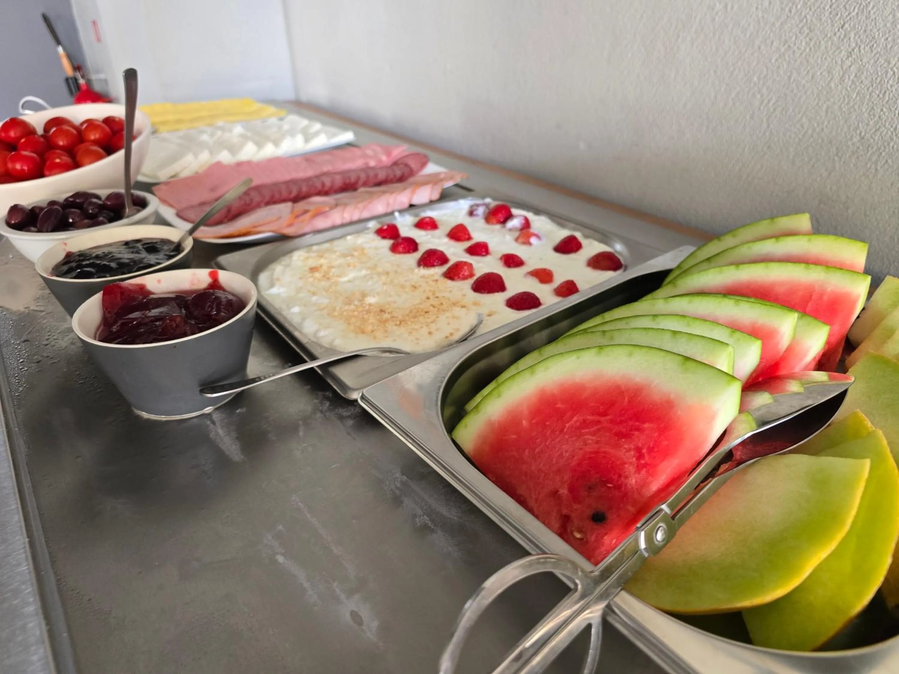 Restaurant/places to eat in Family Hotel Saga