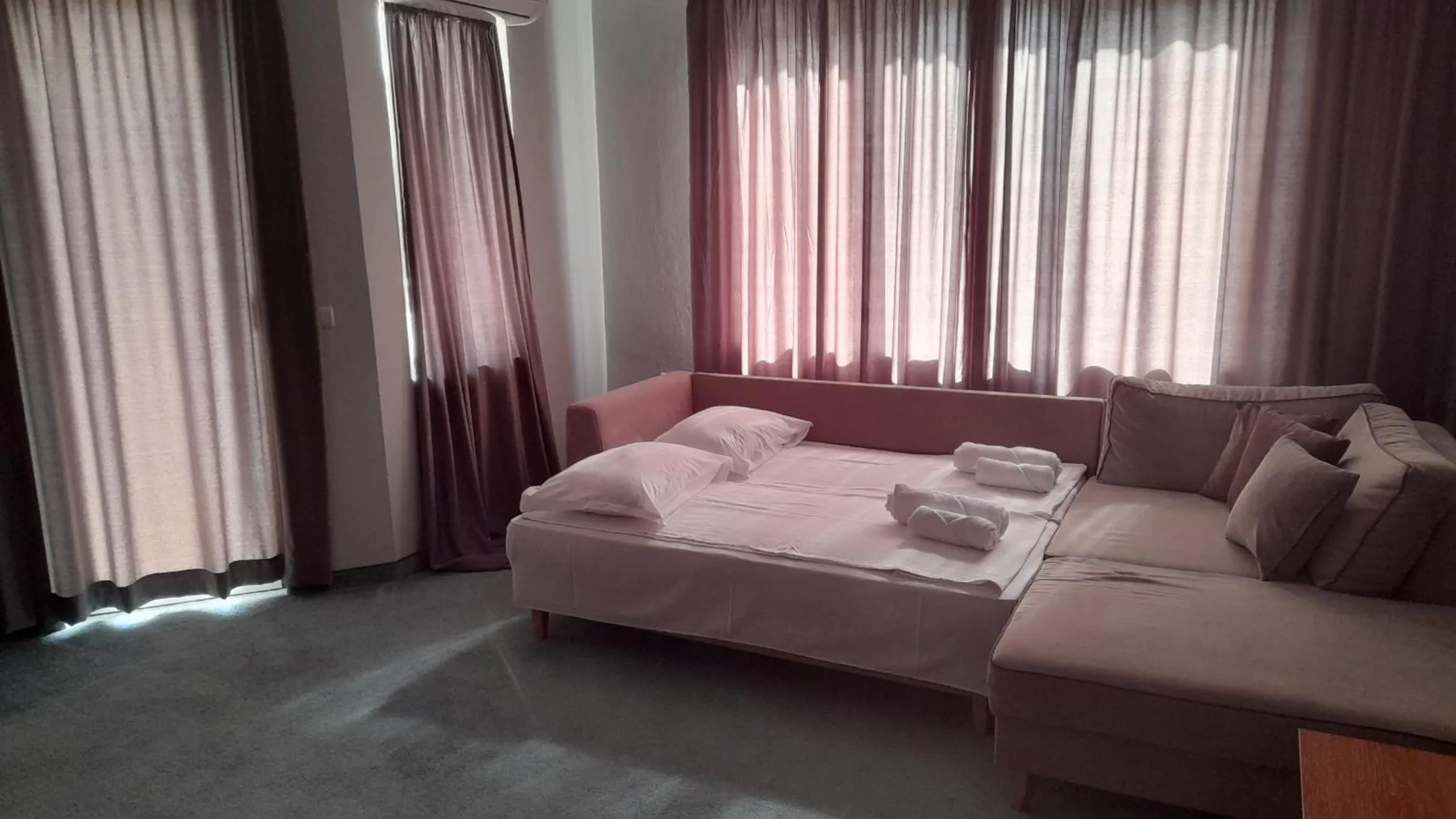 Bed in Family Hotel Saga