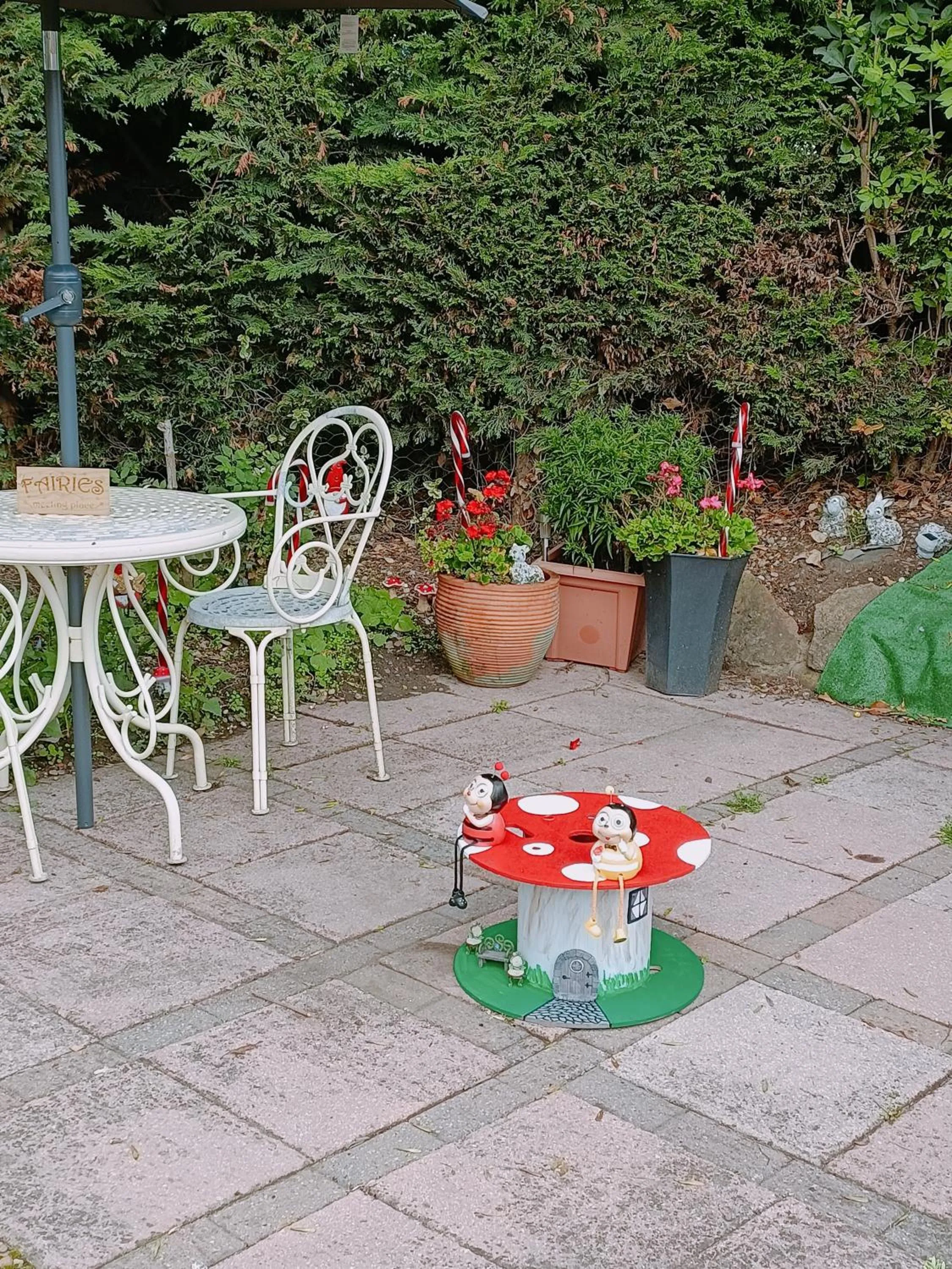 The White Dove Bed and Breakfast with Glamping Newark showground